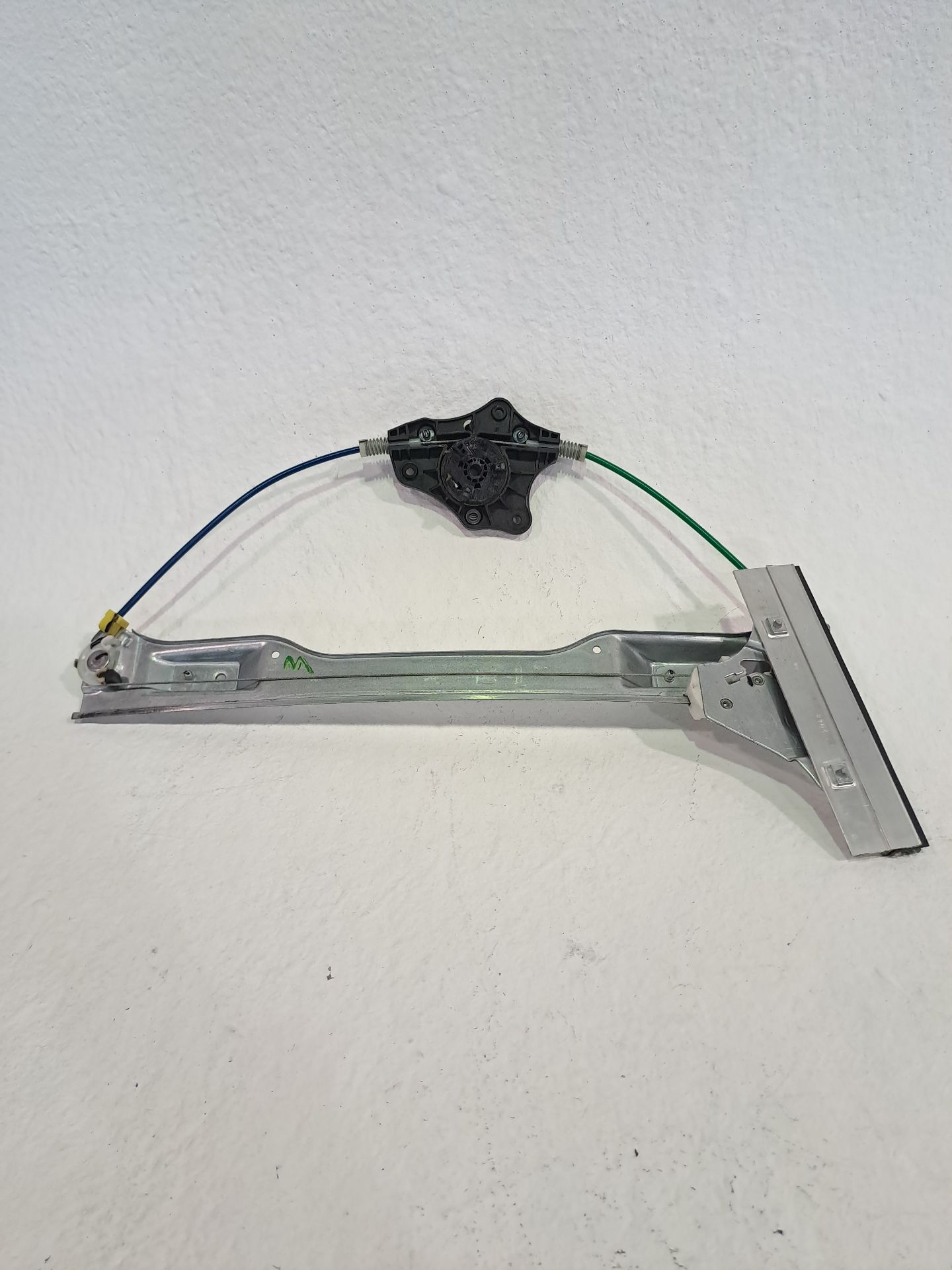 Front left window regulator OPEL CORSA F