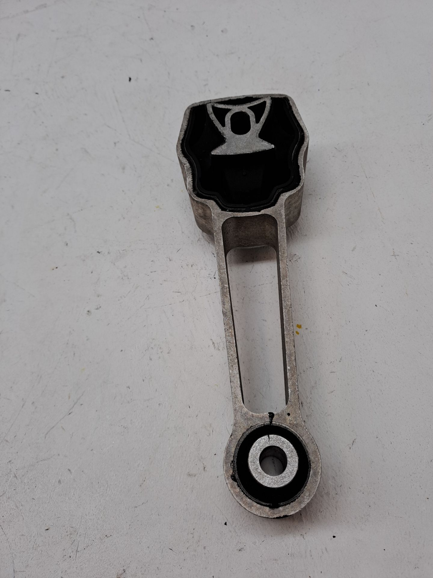 Gear selector bracket VOLVO XC60