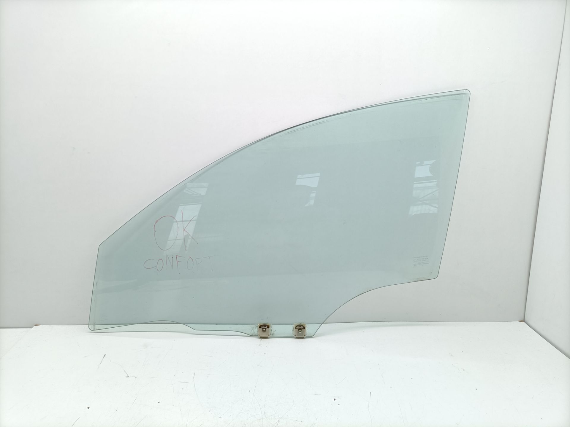 Vitre avant droite MAZDA 3 BERLINA (BK)