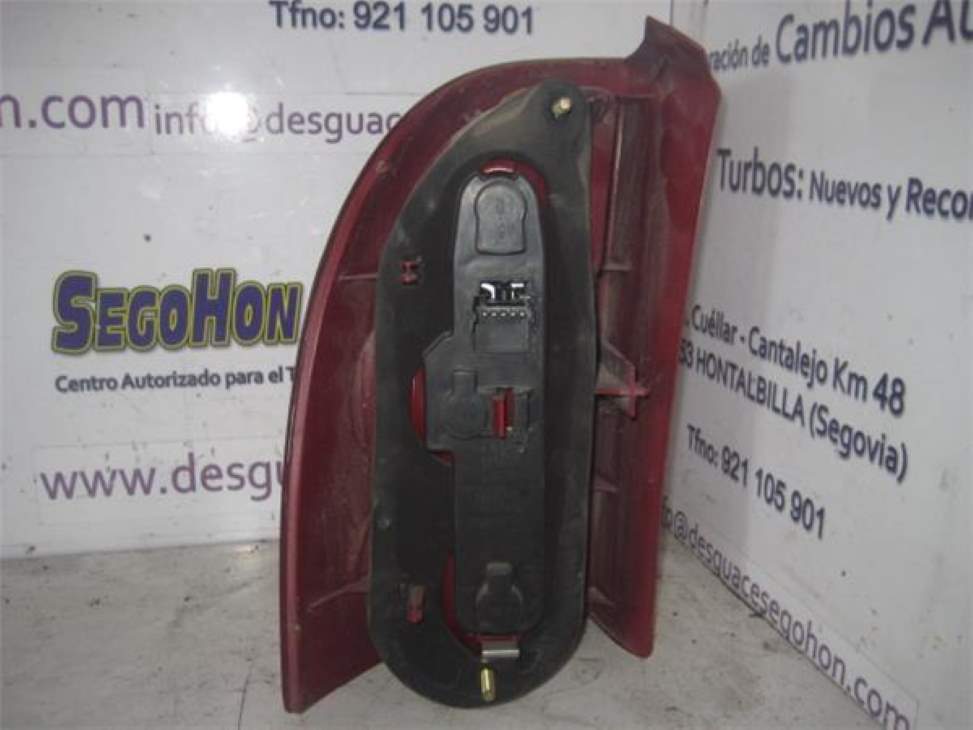 Farol traseiro direito RENAULT MEGANE II BERLINA 5P