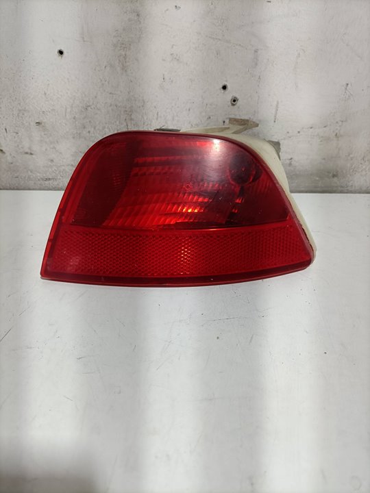 Heckleuchte links Stoßfänger FORD FOCUS BERLINA (CAK)