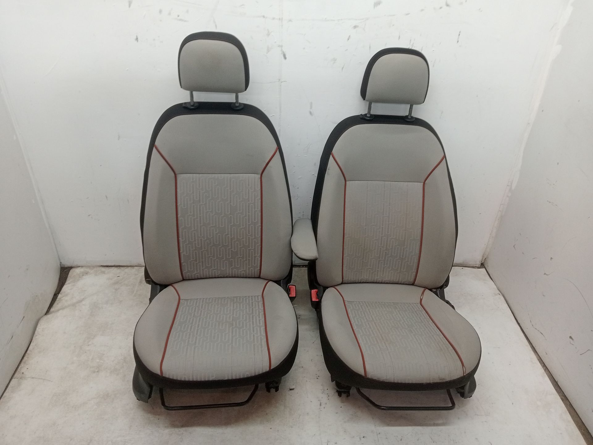 Jeu de sièges complet PEUGEOT BIPPER