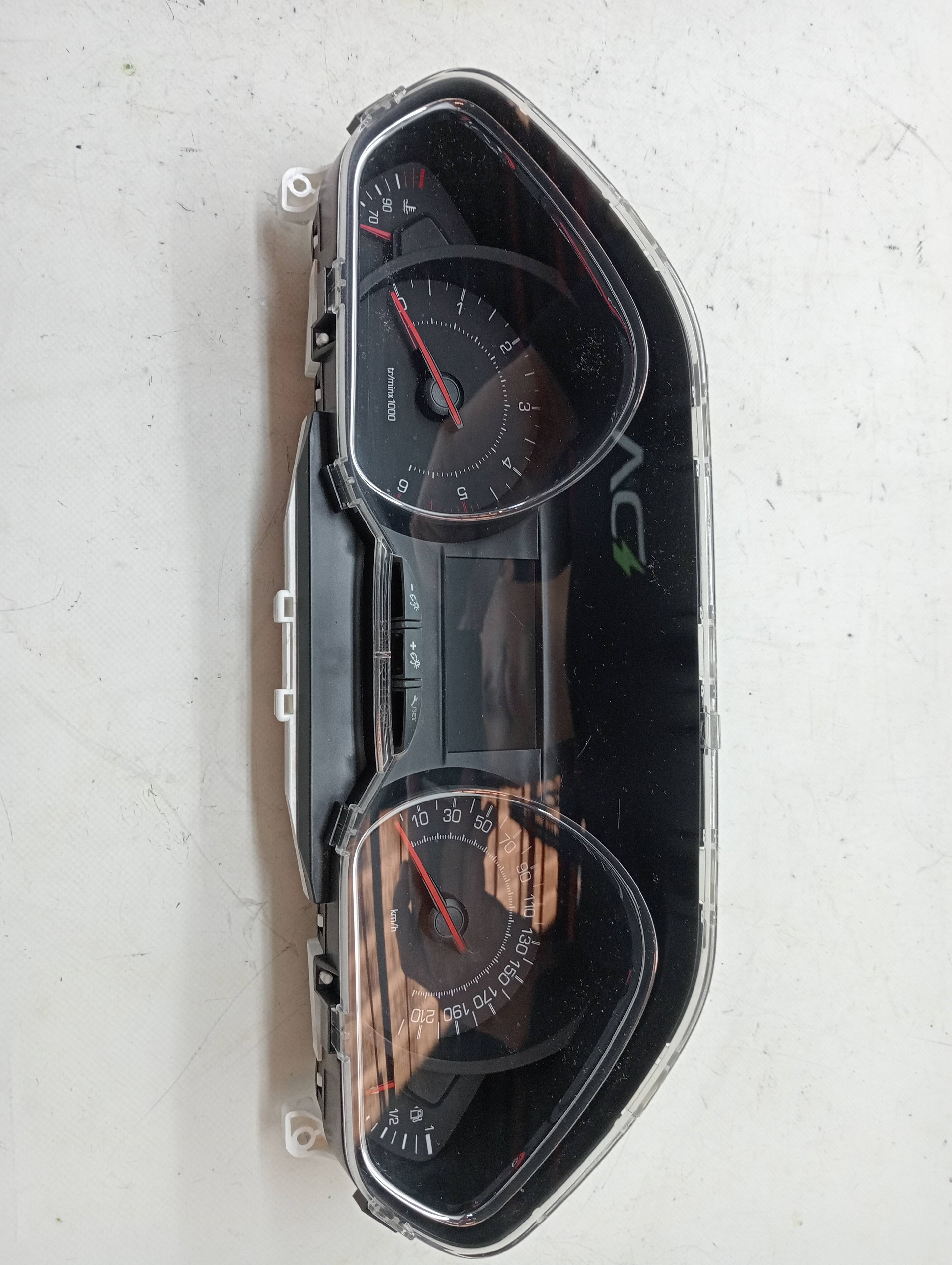 Combiné d’instruments PEUGEOT 208