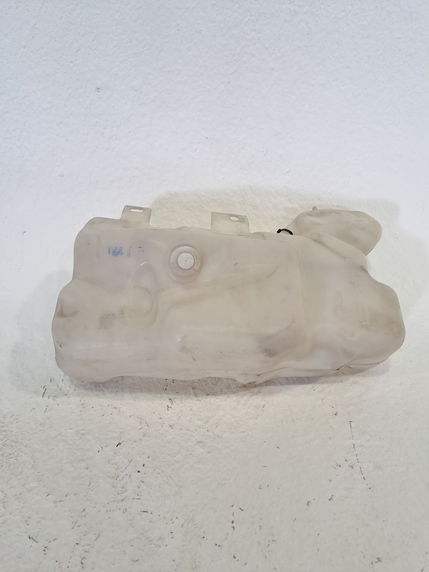 Washer fluid reservoir BMW SERIE 5 TOURING (E39)