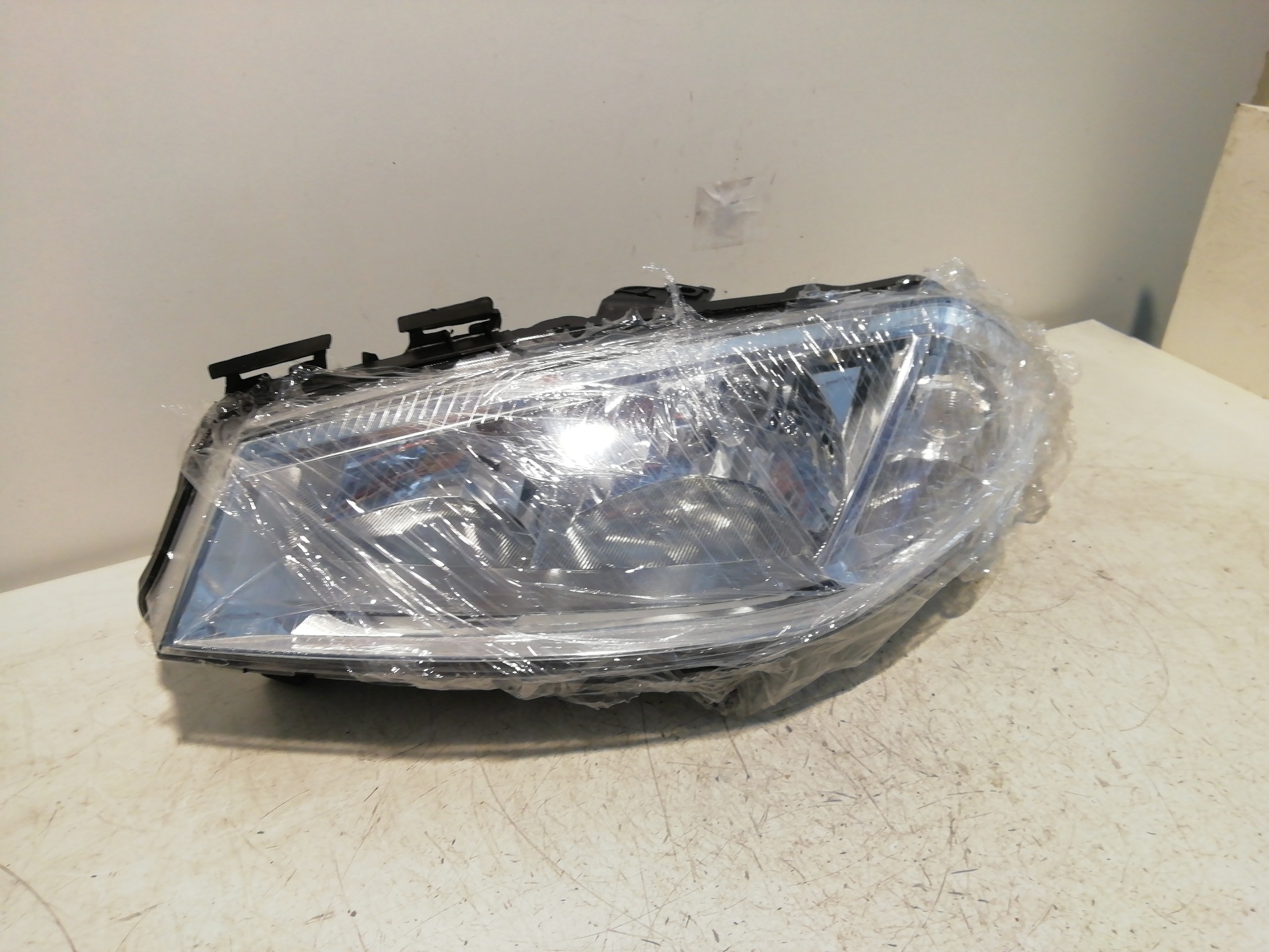 Farol esquerdo RENAULT MEGANE II BERLINA 5P