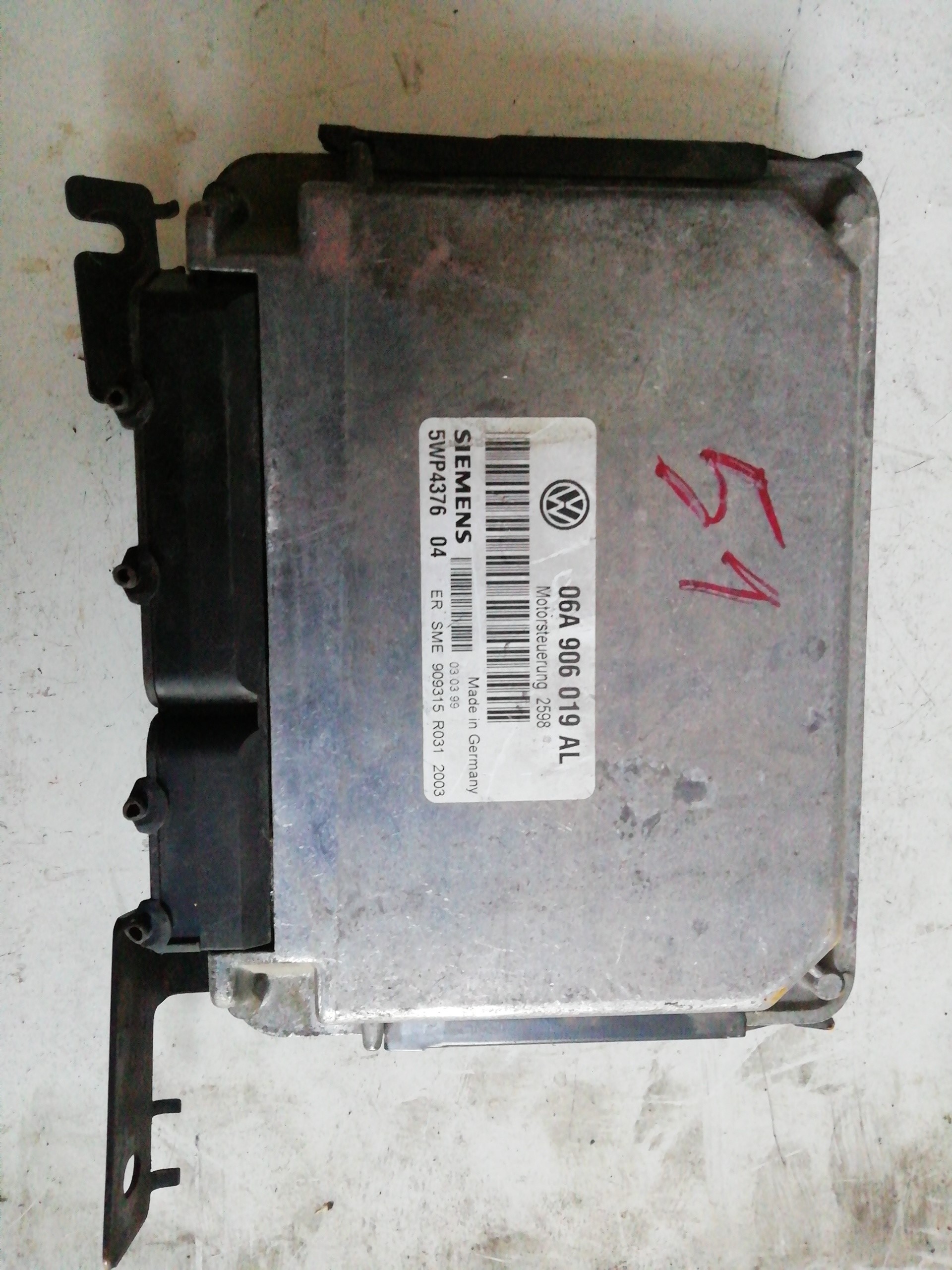 Engine control unit ECU SKODA OCTAVIA BERLINA (1U2)