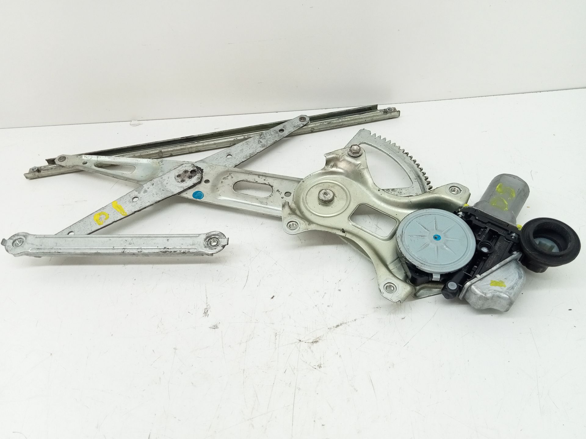 Front left window regulator TOYOTA PRIUS (NHW30)