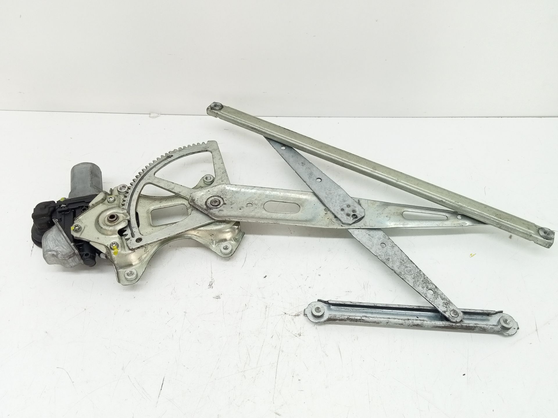 Rear left window regulator TOYOTA PRIUS (NHW30)