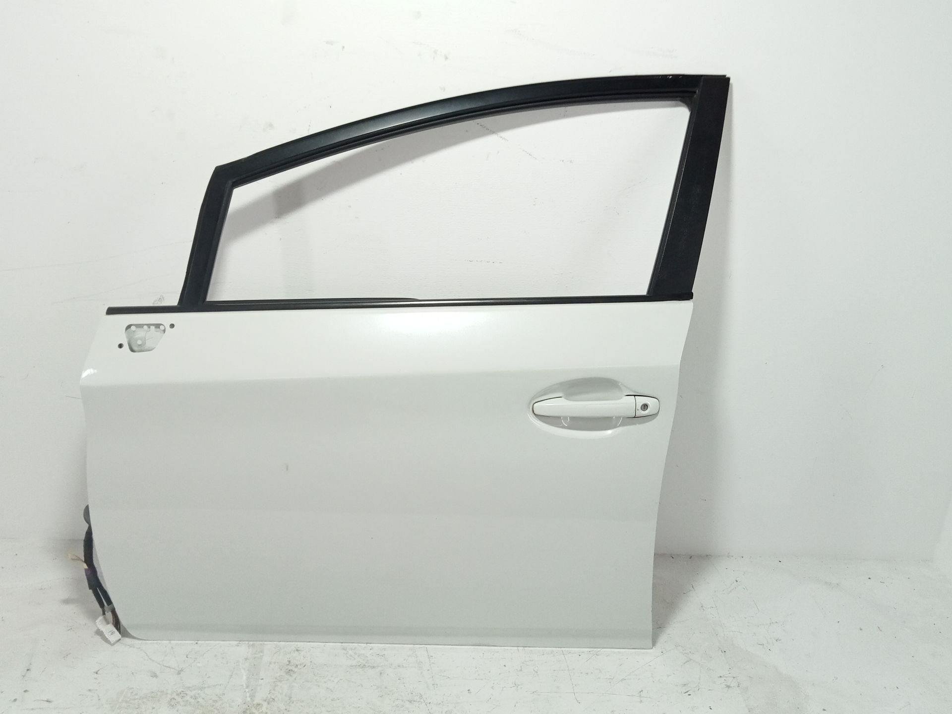 Porta dianteira esquerda TOYOTA PRIUS (NHW30)