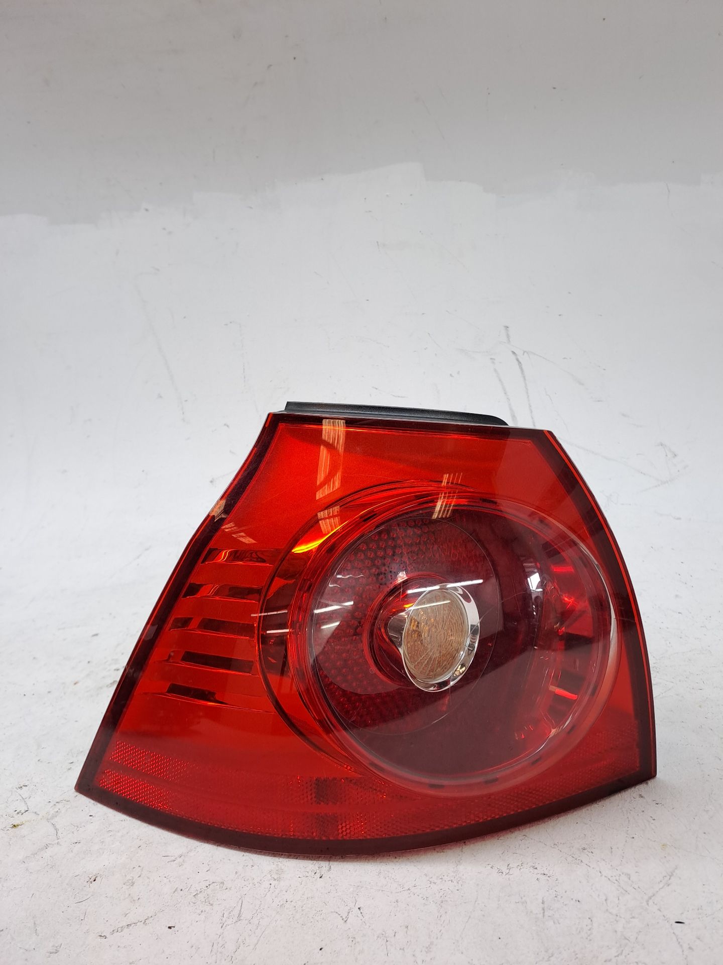 Heckleuchte links VOLKSWAGEN GOLF V BERLINA (1K1)