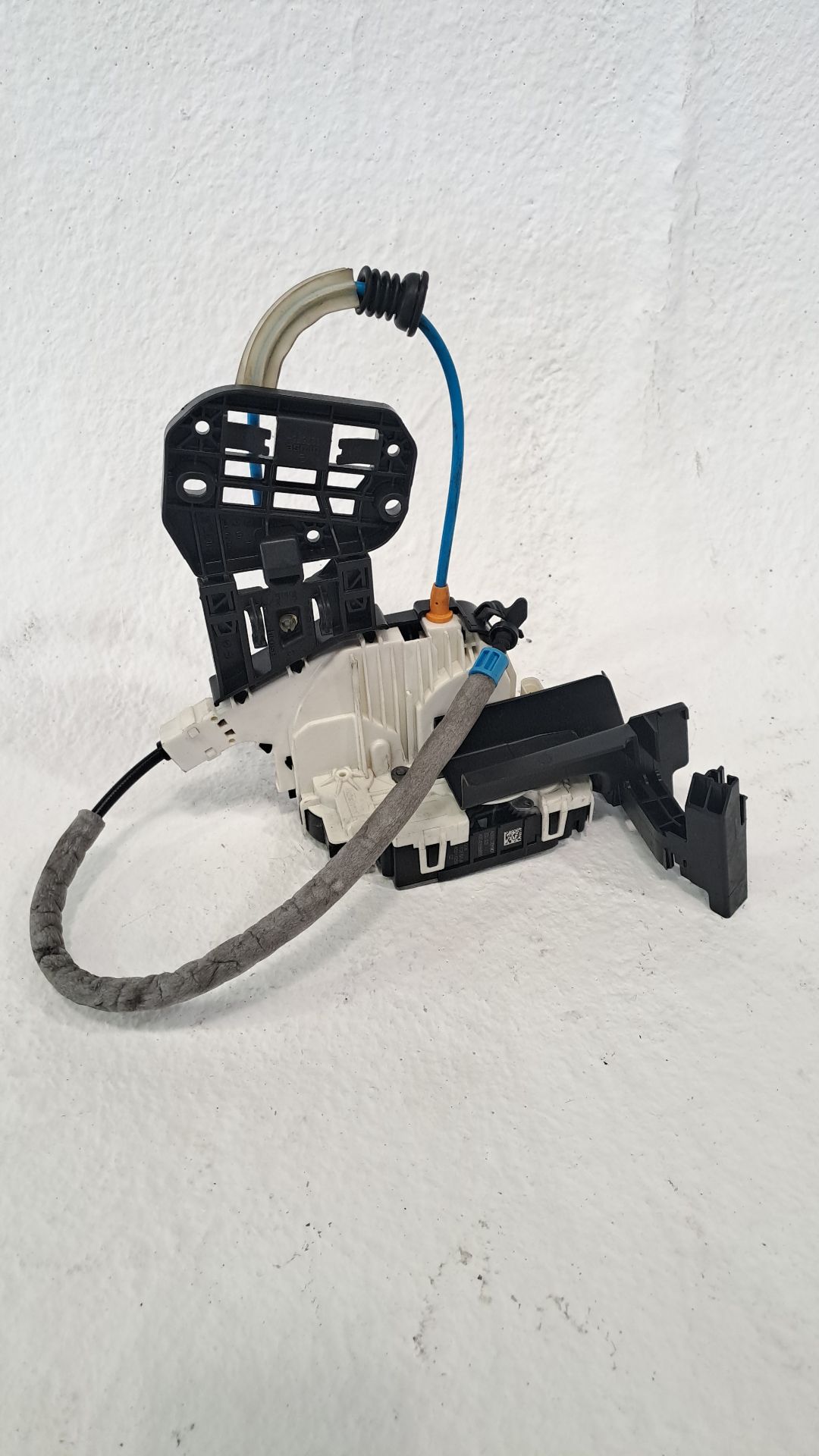 Fechadura da porta dianteira esquerda MERCEDES-BENZ CLASE CLA (W117)