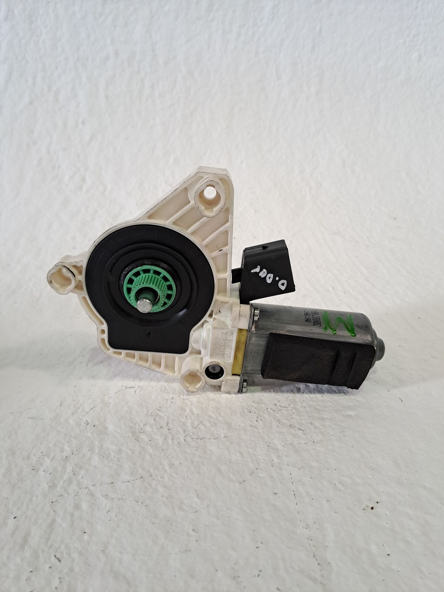 Motor vidro elétrico dianteiro direito MERCEDES-BENZ CLASE CLA (W117)