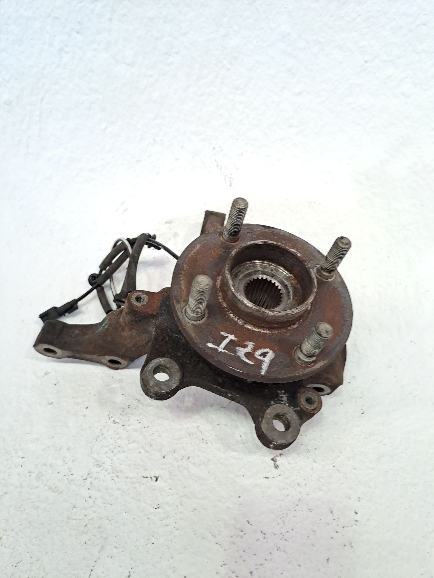 Achsschenkel vorne links FORD ECOSPORT (CR6)