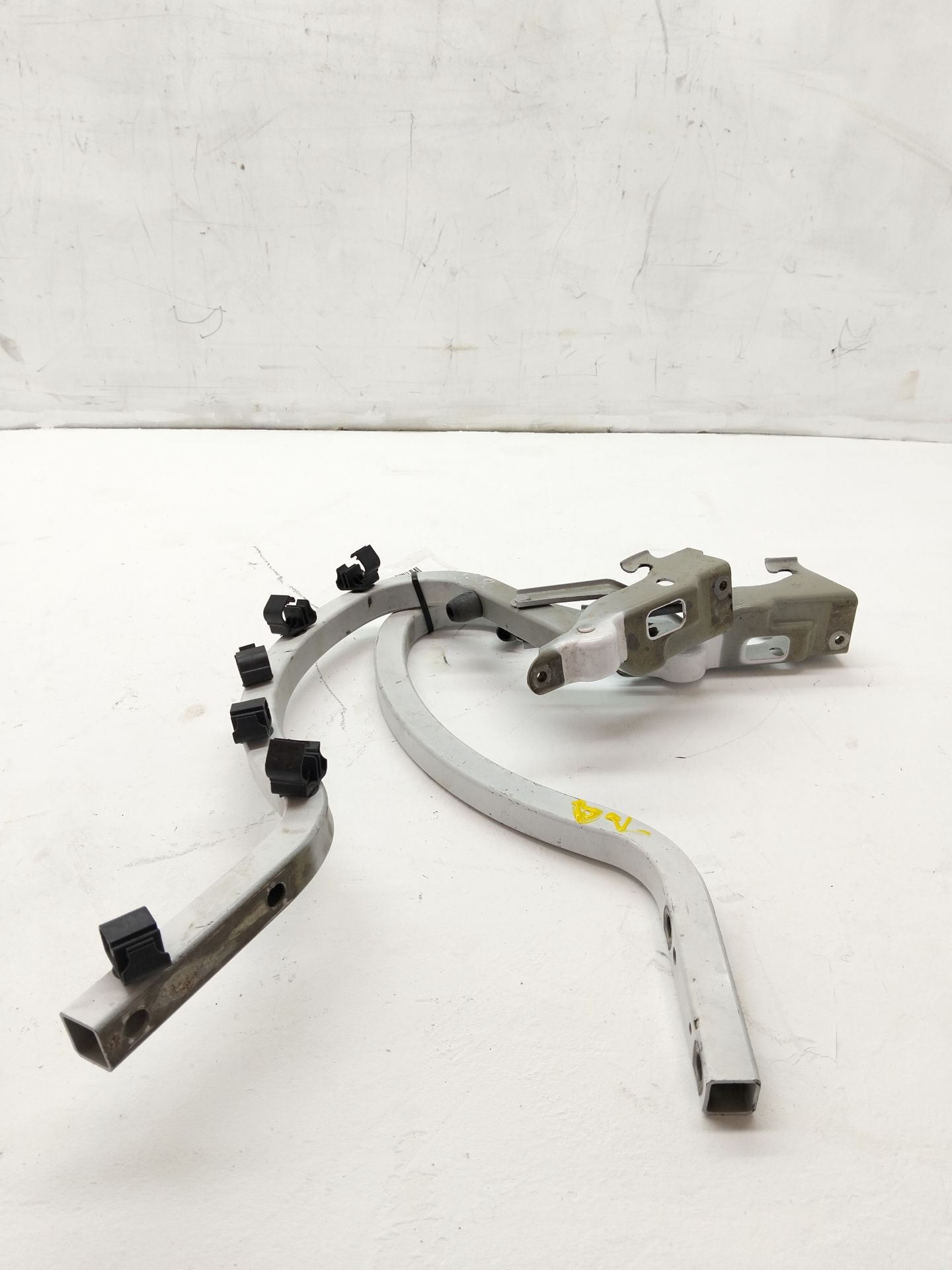 Sliding door support / guide HYUNDAI ELANTRA (MD)