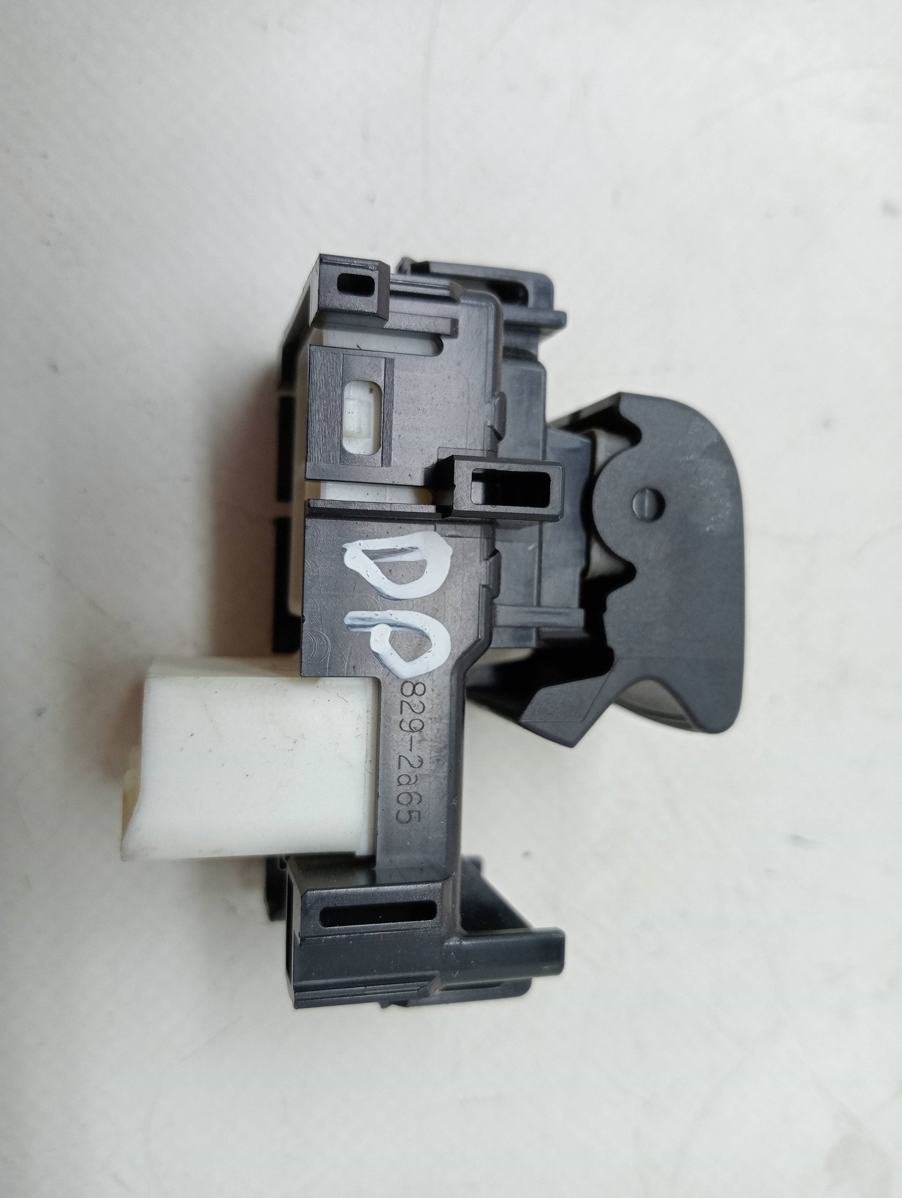 Front Right Window Switch TOYOTA YARIS
