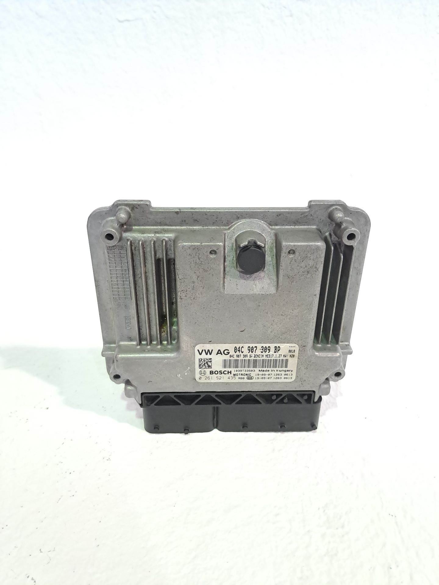 Engine control unit ECU SKODA FABIA (PJ3)