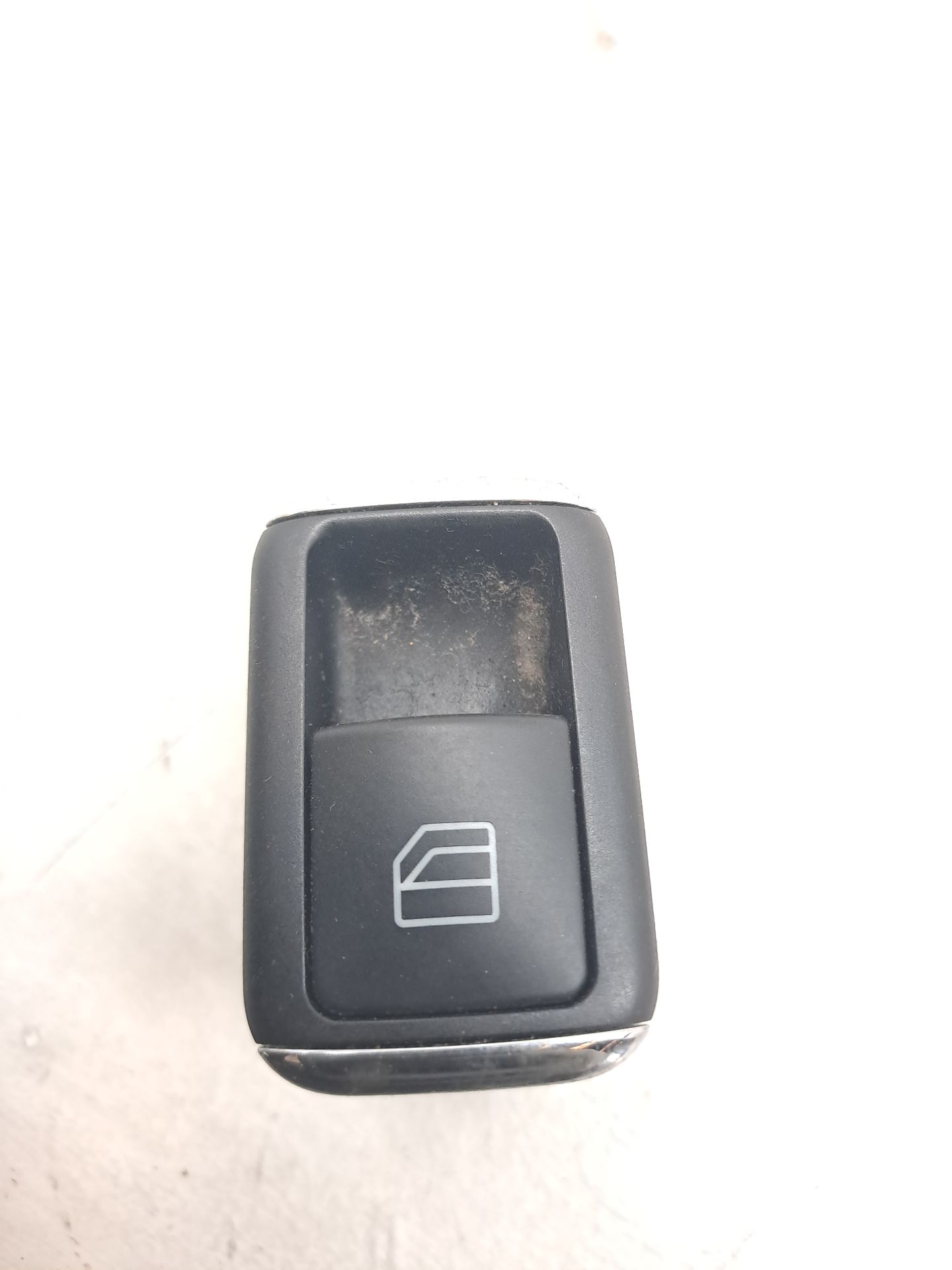 Commande lève-vitre avant droit MERCEDES-BENZ CLASE C (W204)