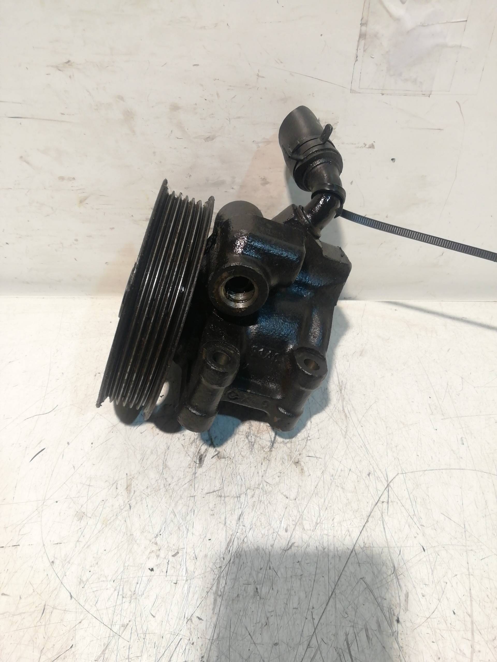 BOMBA DIRECCION FORD FOCUS TURNIER (CAK)