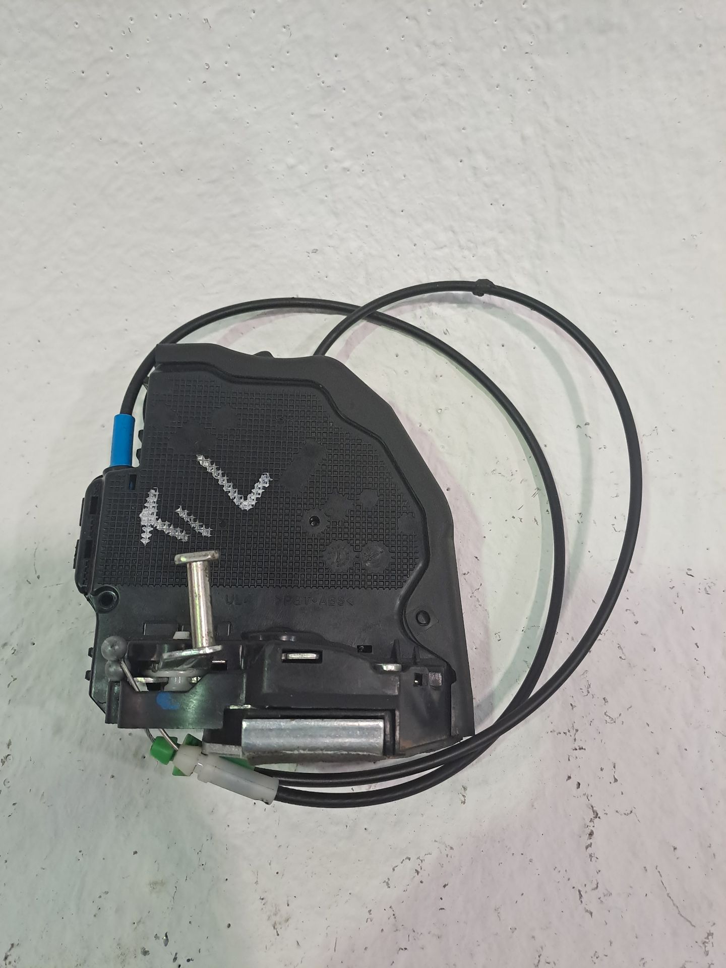 Rear left door lock TOYOTA AURIS
