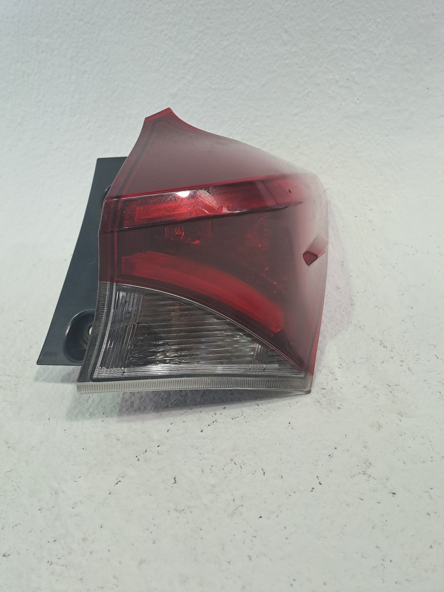 Farol traseiro direito TOYOTA AURIS