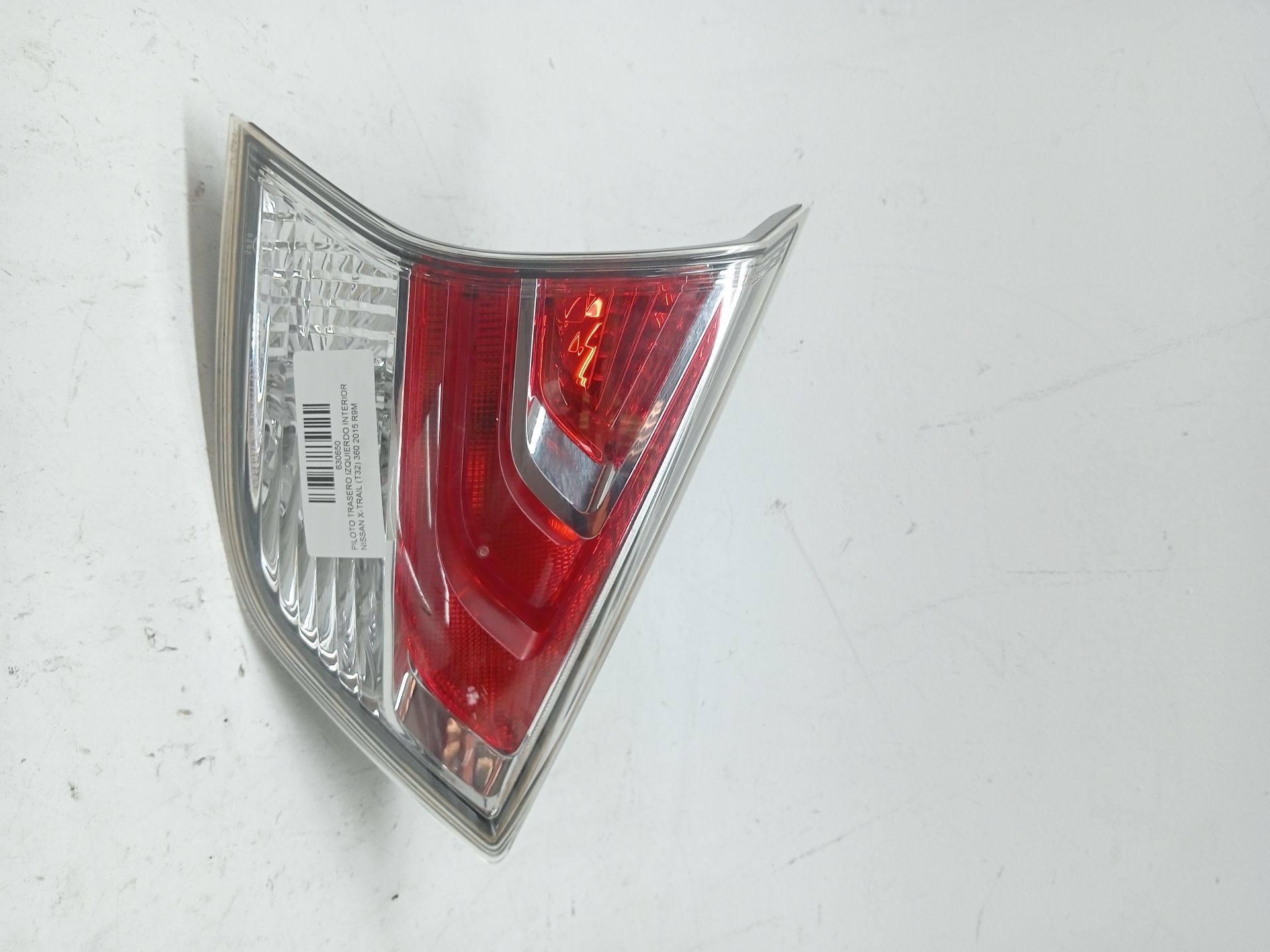 Feu arrière gauche intérieur NISSAN X-TRAIL (T32)