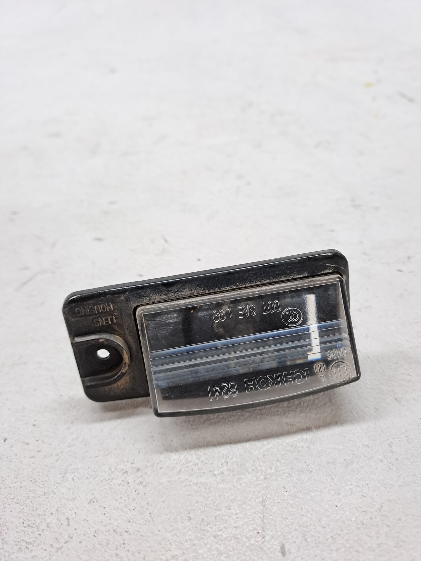 Éclairage de plaque NISSAN X-TRAIL (T32)