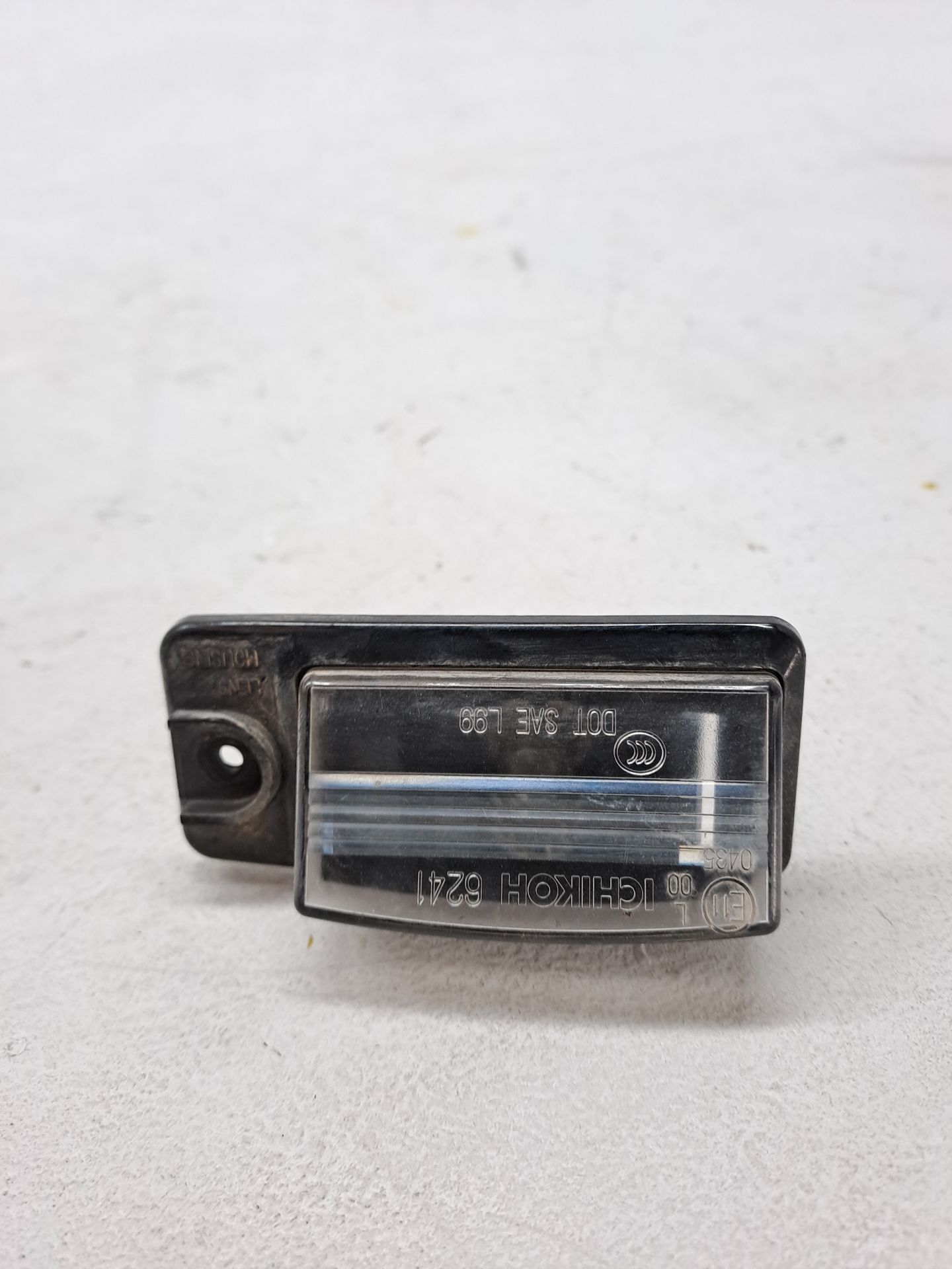 Éclairage de plaque NISSAN X-TRAIL (T32)