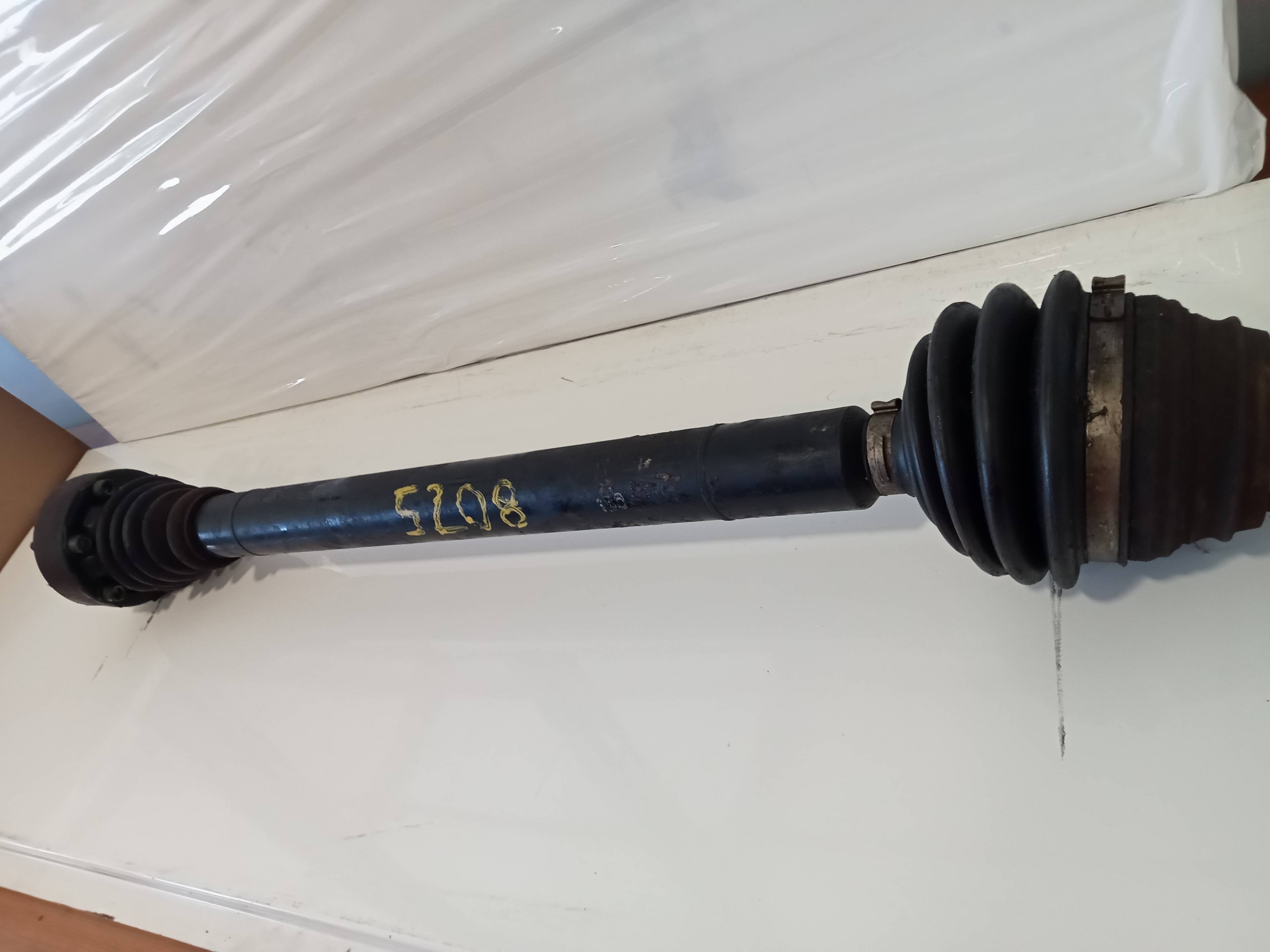 Front right driveshaft VOLKSWAGEN BORA BERLINA (1J2)