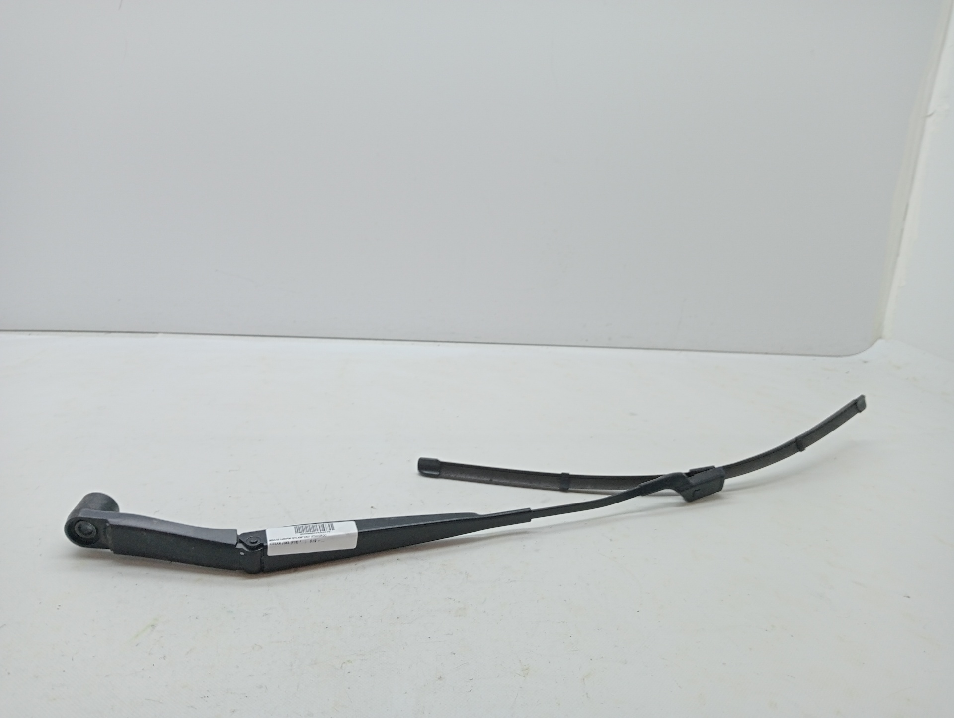 Front Left Wiper Arm NISSAN JUKE (F16)