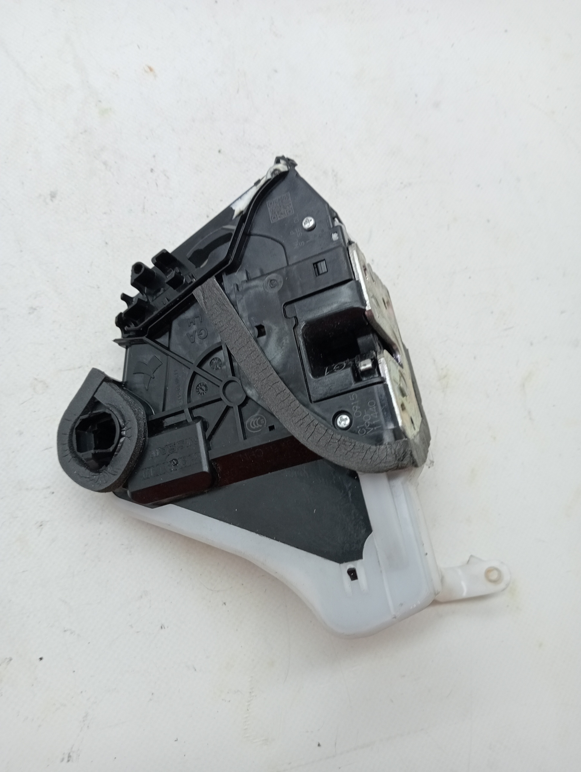 Front left door lock NISSAN JUKE (F16)