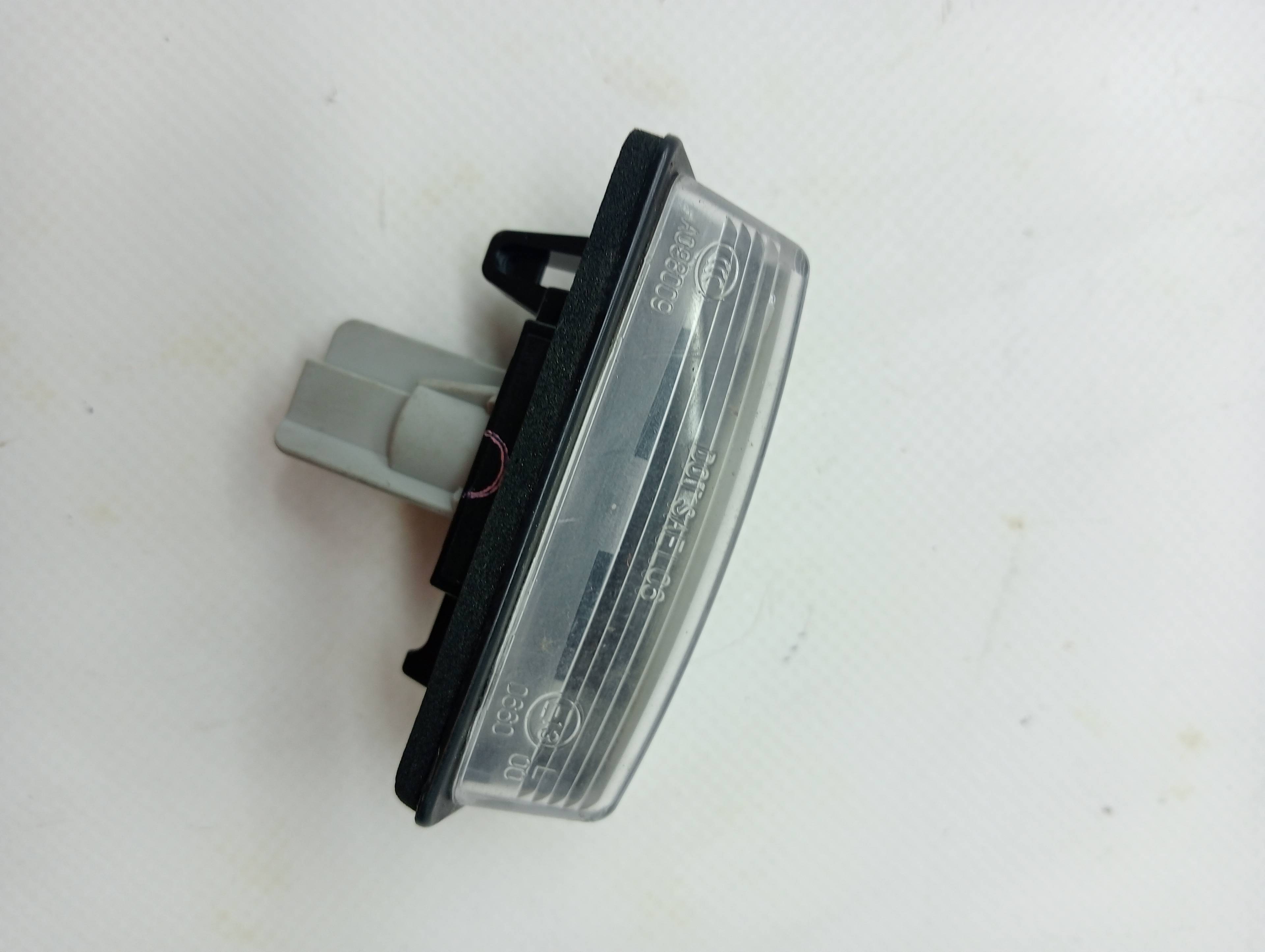 Luz da matrícula NISSAN JUKE (F16)