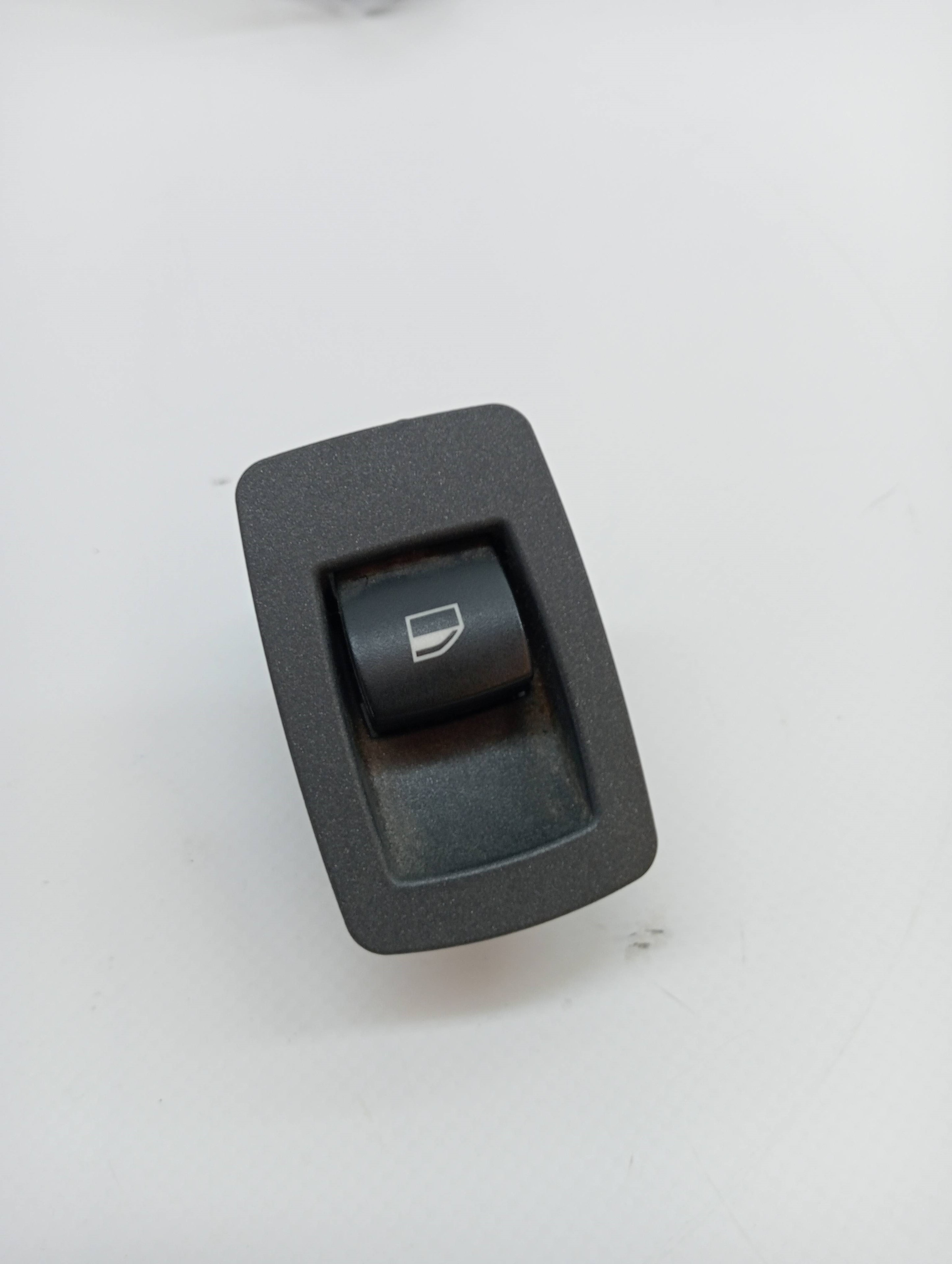 Rear Right Window Switch BMW X3 (E83)