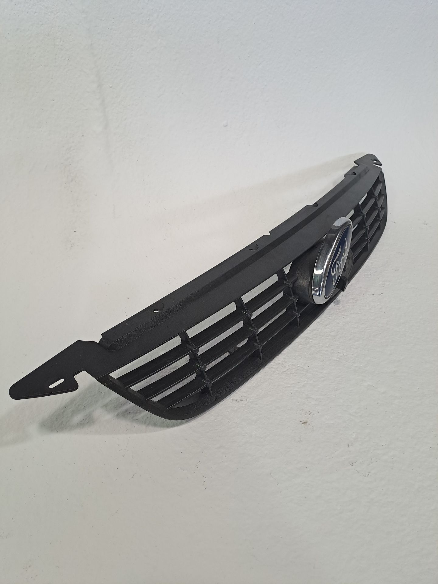 Frontgrill FORD FOCUS BERLINA (CAP)