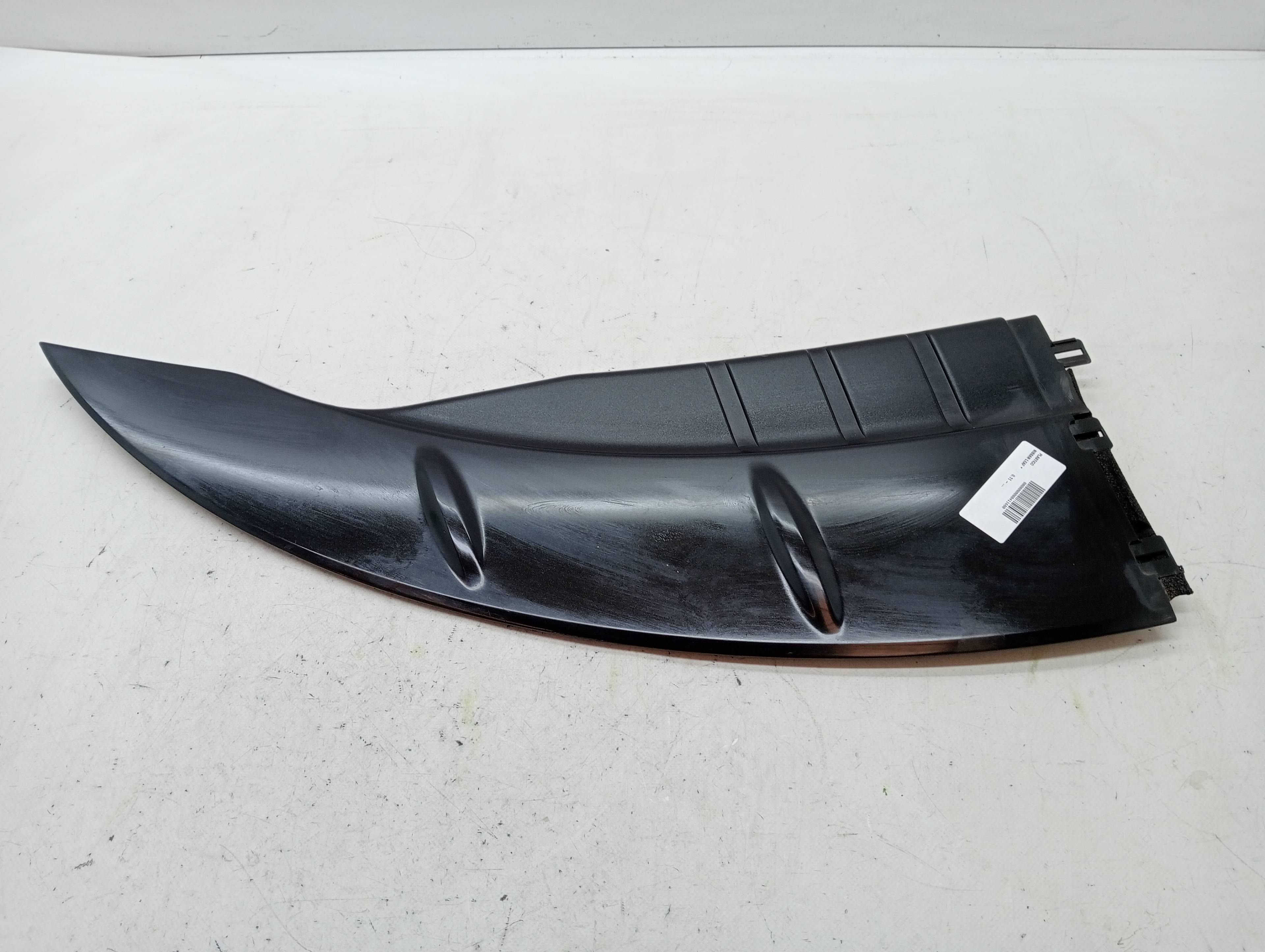 Garniture plastique NISSAN LEAF