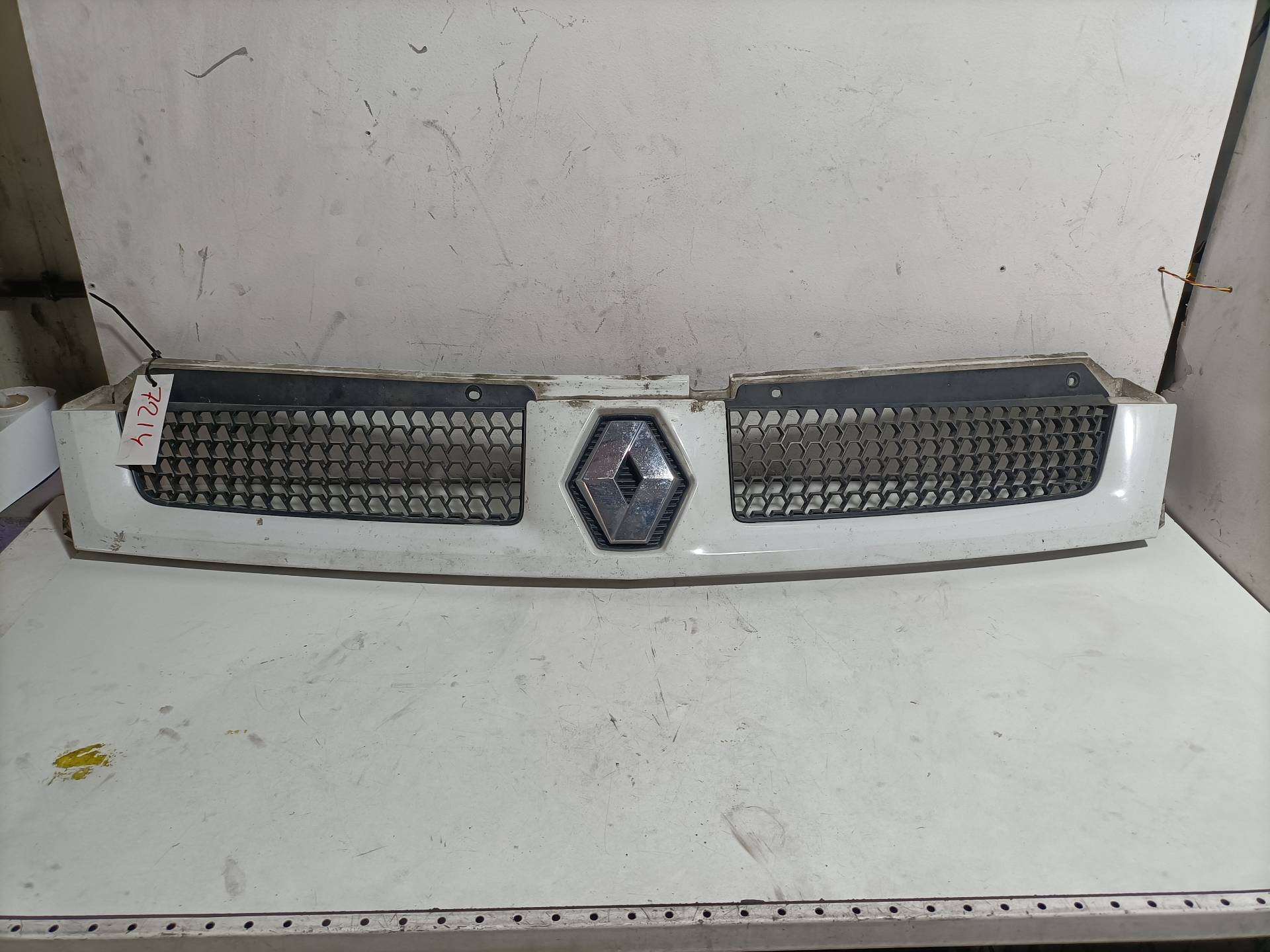 Grade dianteira RENAULT MASTER II PHASE 2 CAJA CERRADA