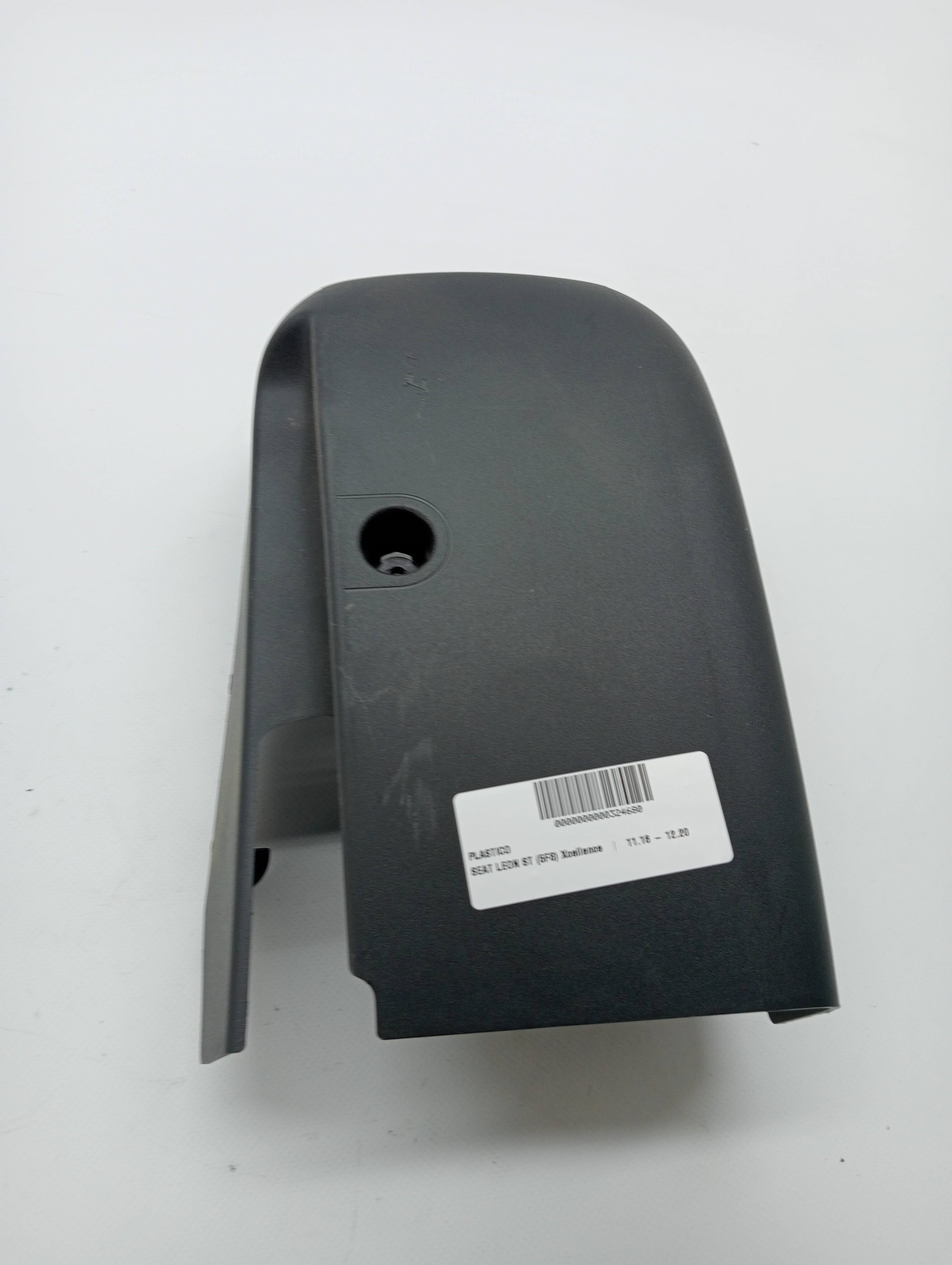 Rivestimento plastico SEAT LEON ST (5F8)