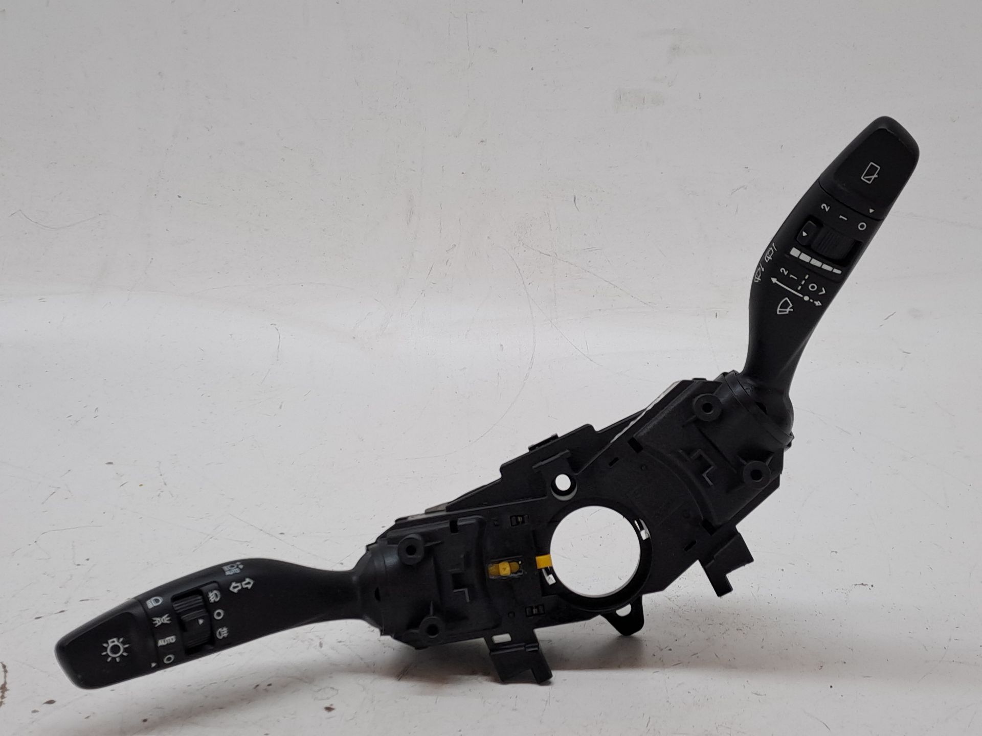 Multifunction Stalk HYUNDAI I20 (BC3)