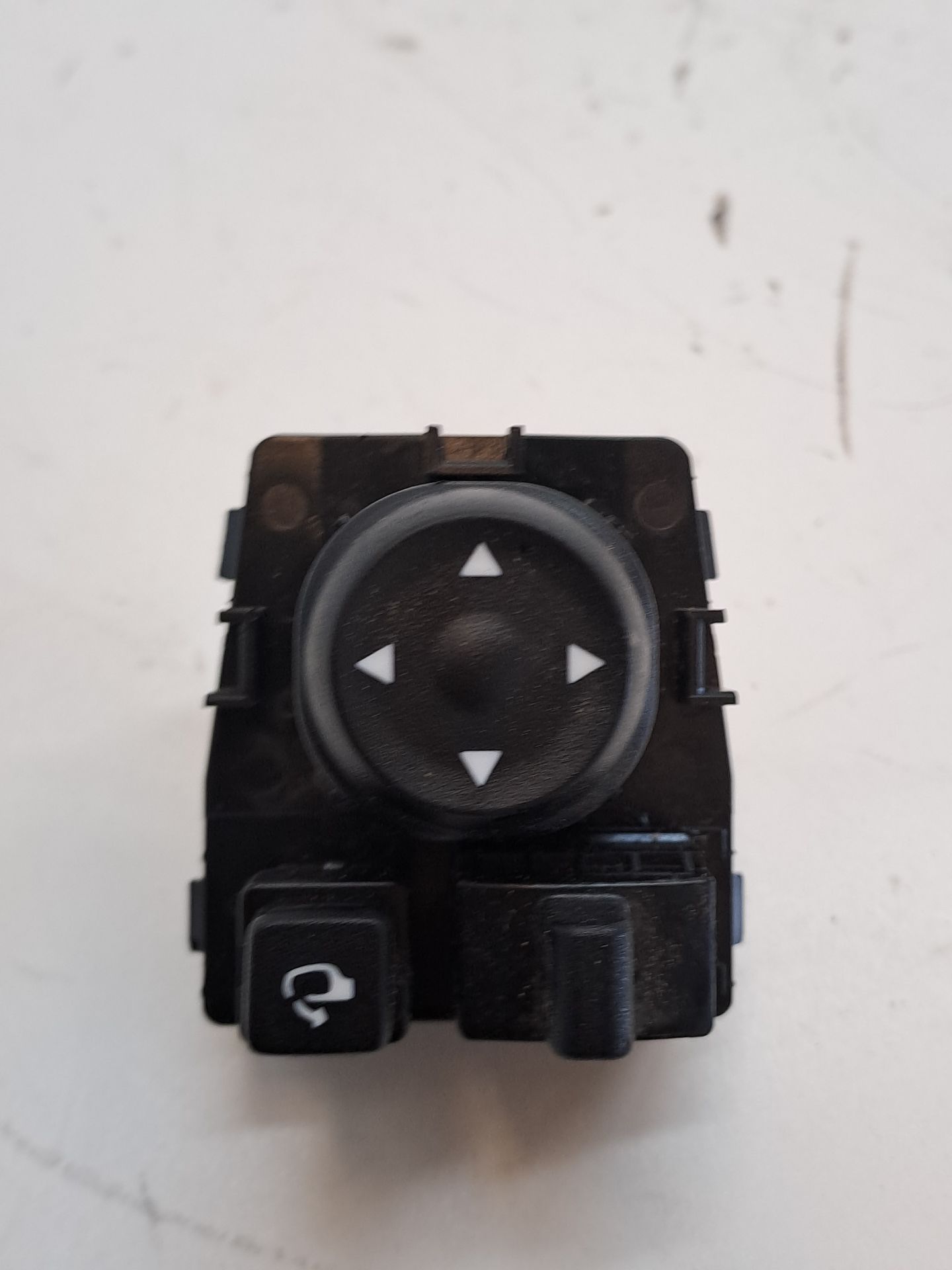 Commande de rétroviseur HYUNDAI I20 (BC3)