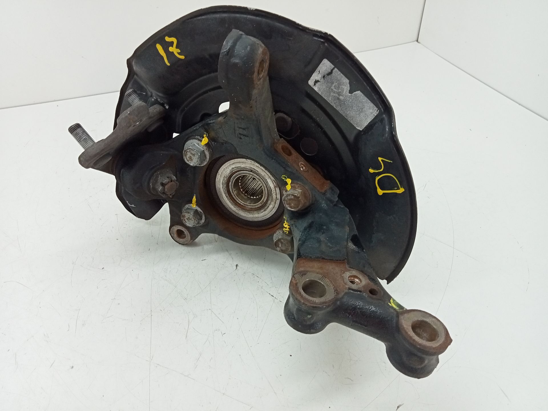 Achsschenkel vorne links TOYOTA AURIS