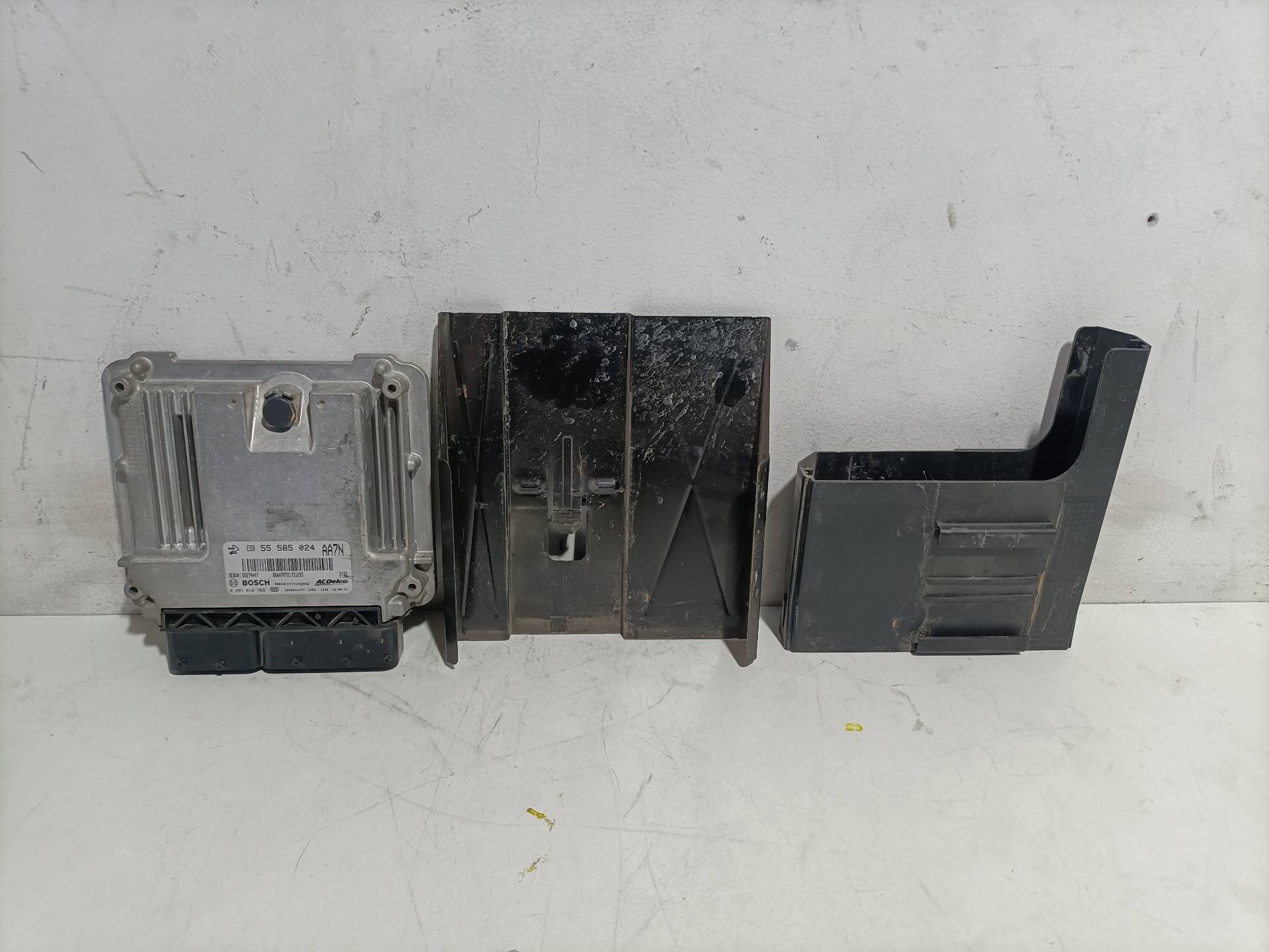 Engine control unit ECU OPEL INSIGNIA BERLINA