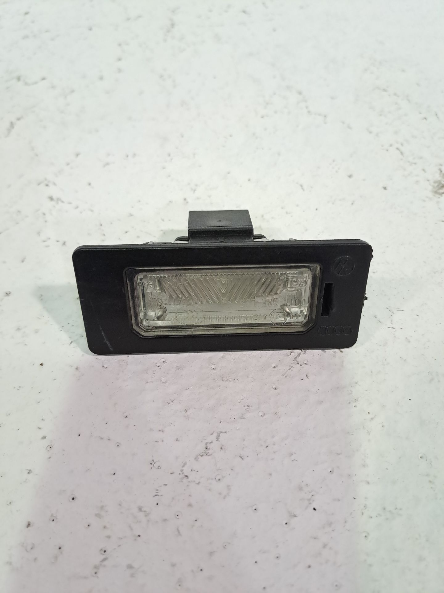 Luce targa VOLKSWAGEN PASSAT CC (357)