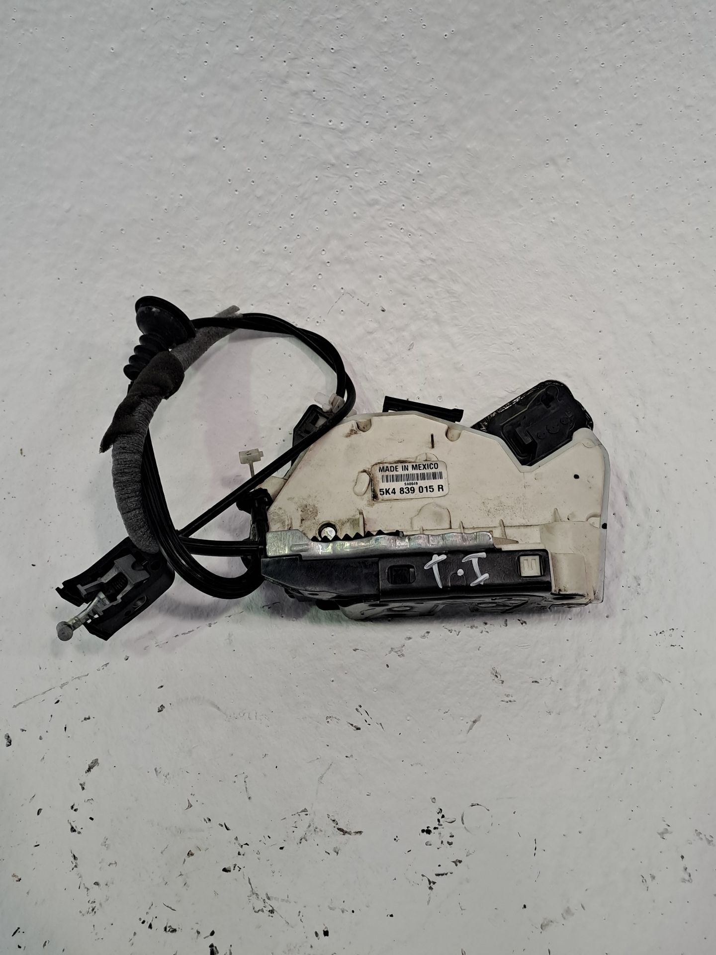 Türschloss hinten links VOLKSWAGEN JETTA (162)