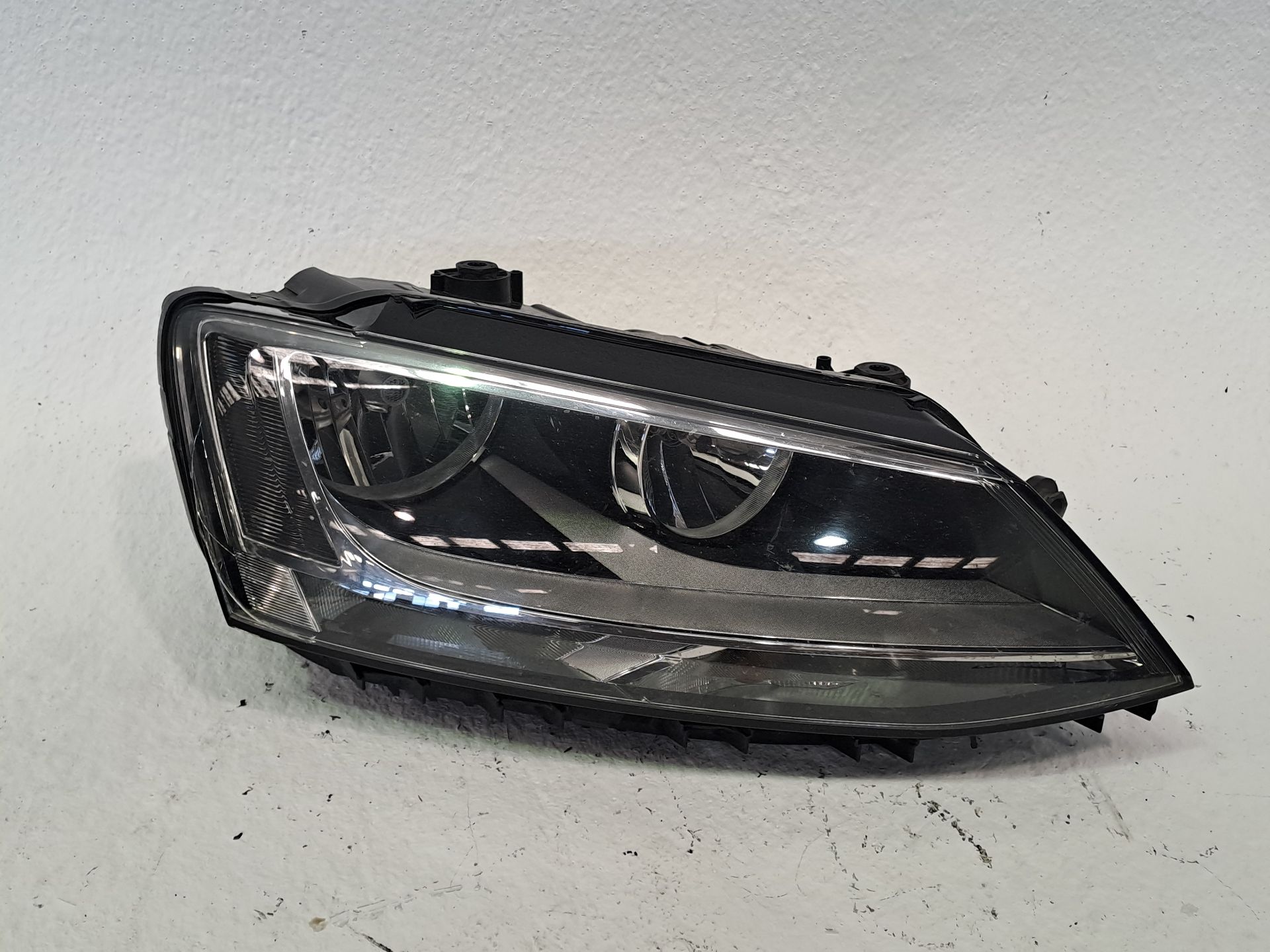 Right headlight VOLKSWAGEN JETTA (162)