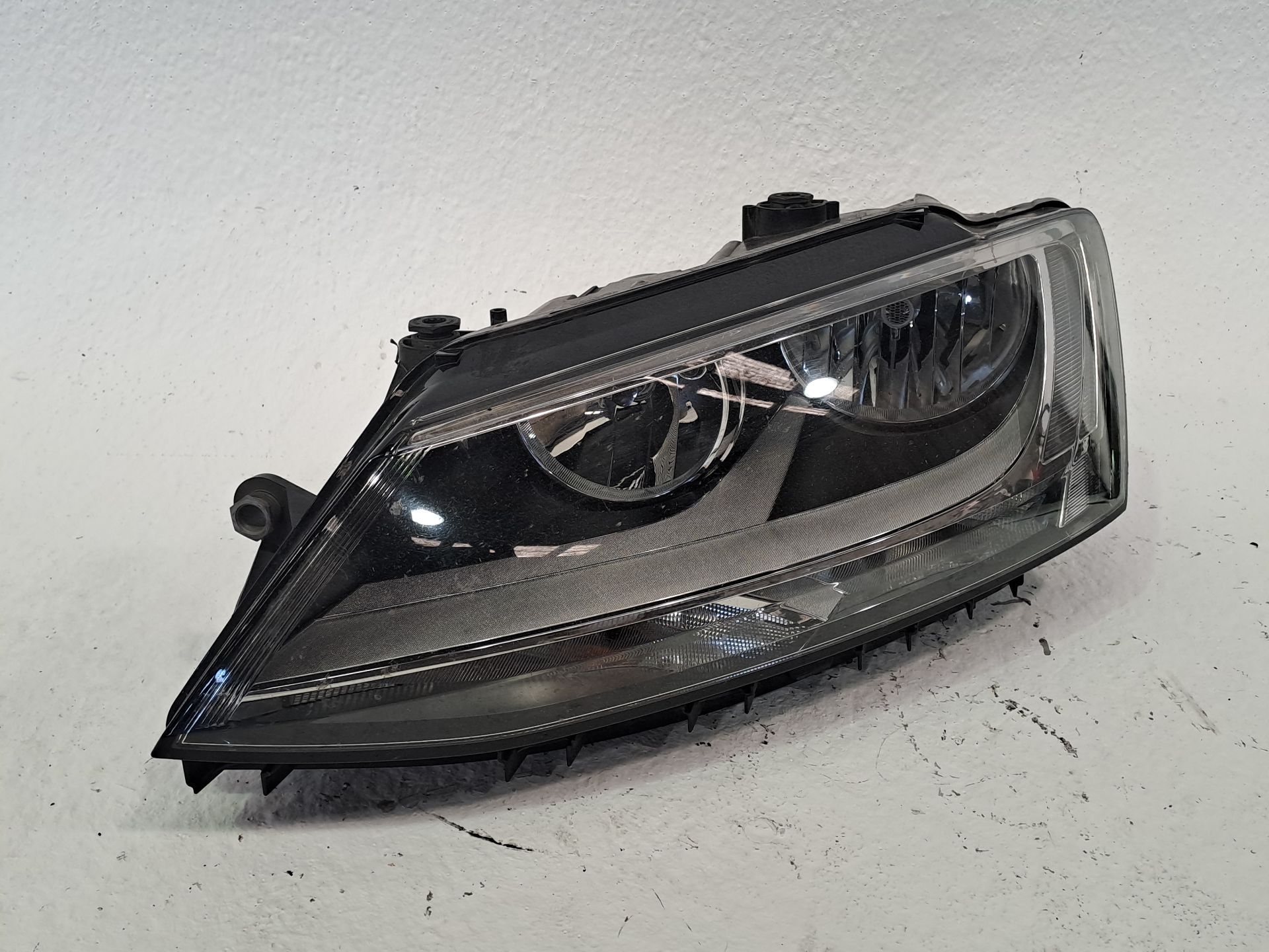 Left headlight VOLKSWAGEN JETTA (162)