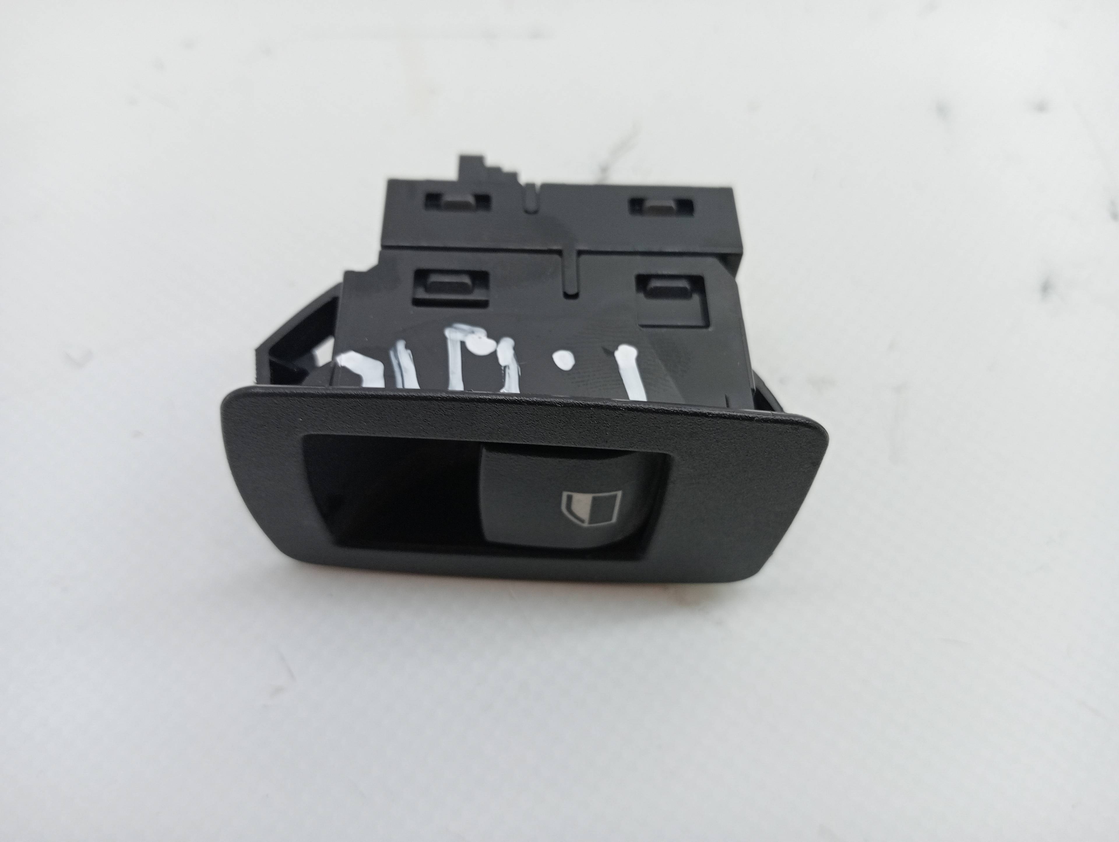 MANDO ELEVALUNAS TRASERO DERECHO BMW SERIE 1 LIM. (F20/F21)