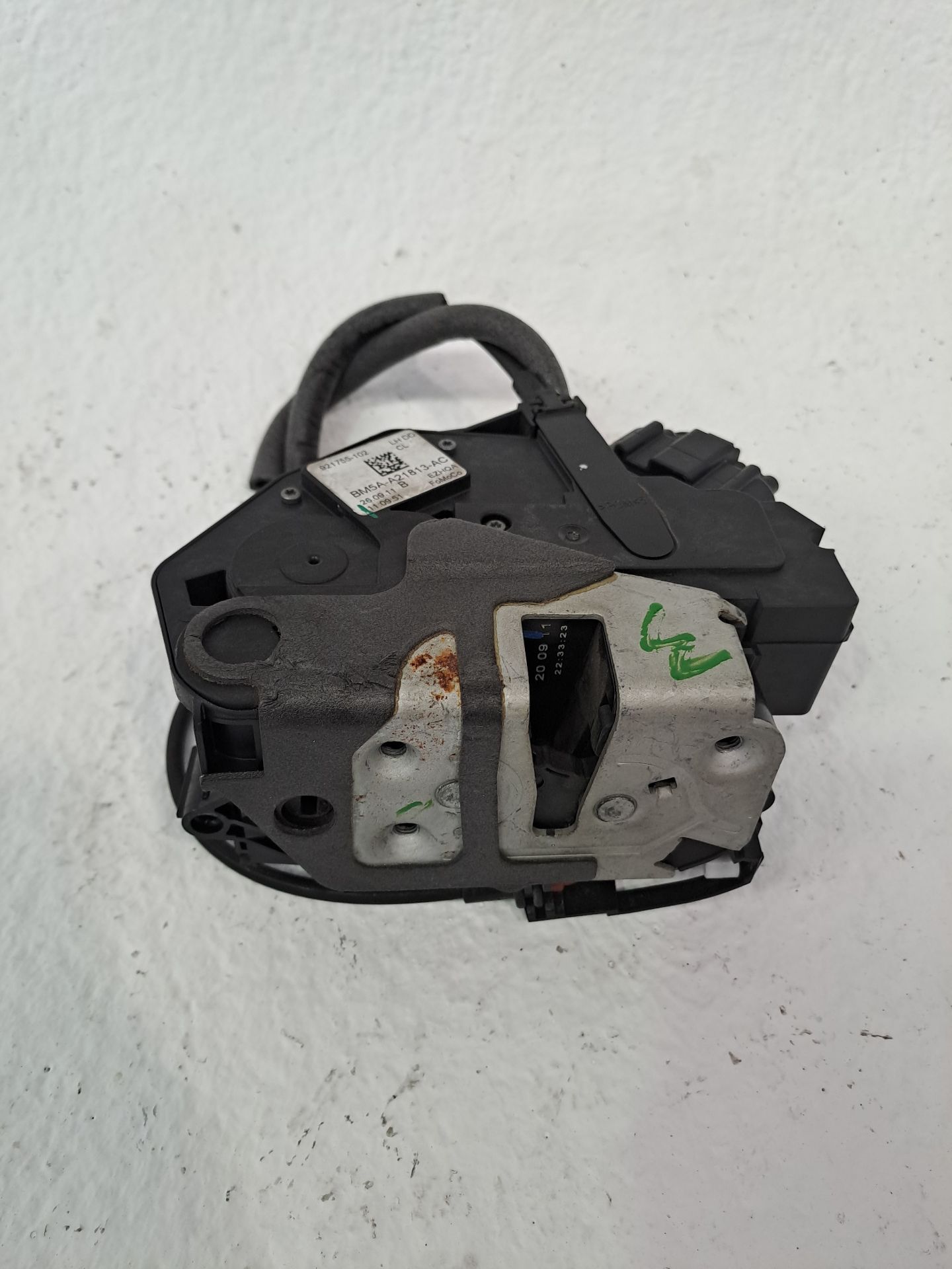 Fechadura da porta dianteira esquerda FORD FOCUS LIM.