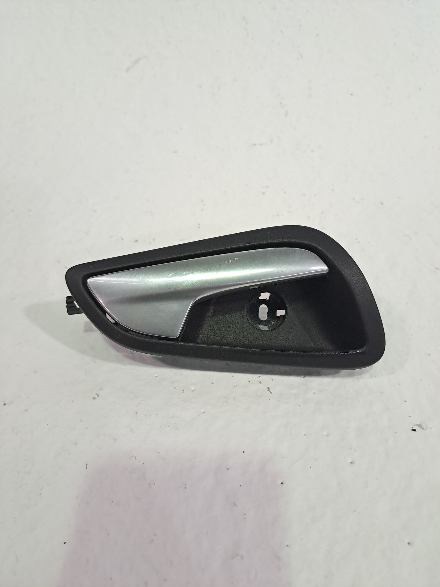 Puxador interno dianteiro direito FORD FOCUS LIM.