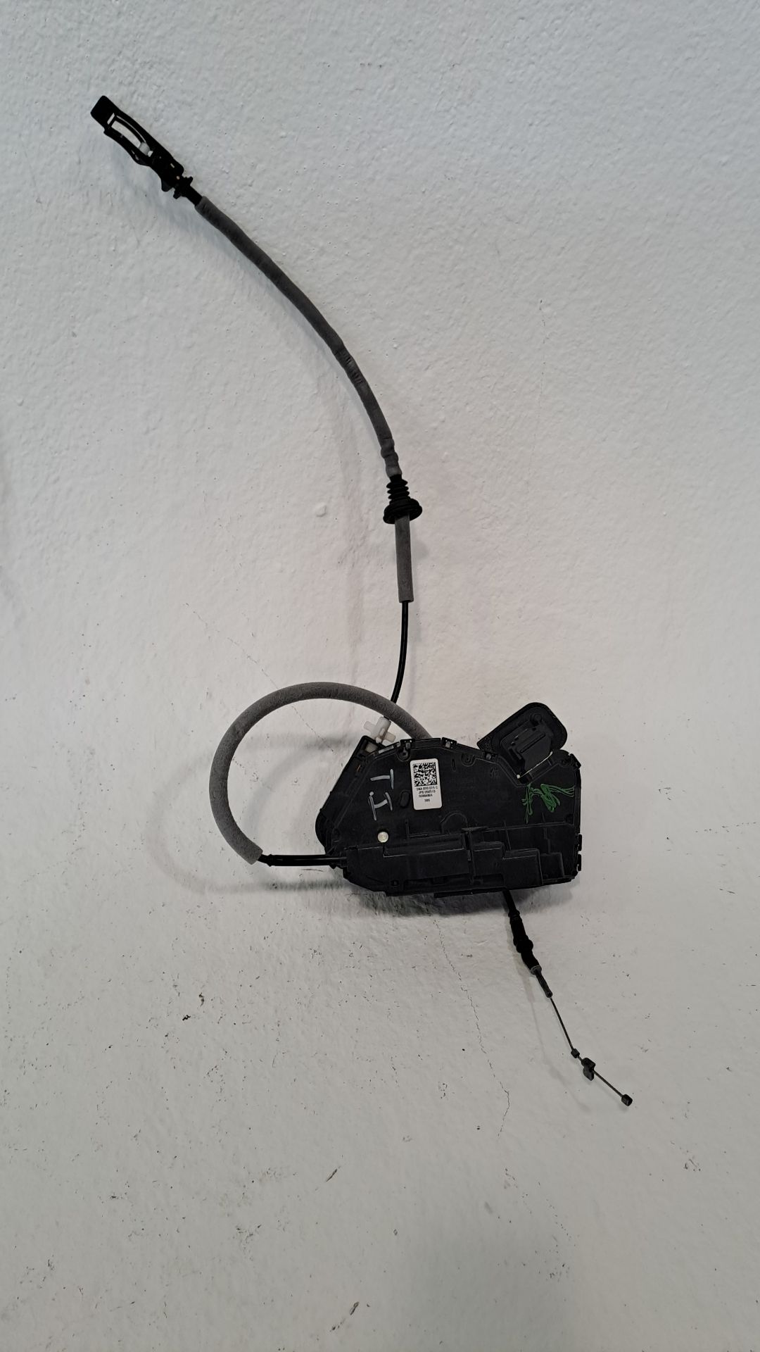 Fechadura da porta traseira esquerda VOLKSWAGEN TIGUAN (AX1)