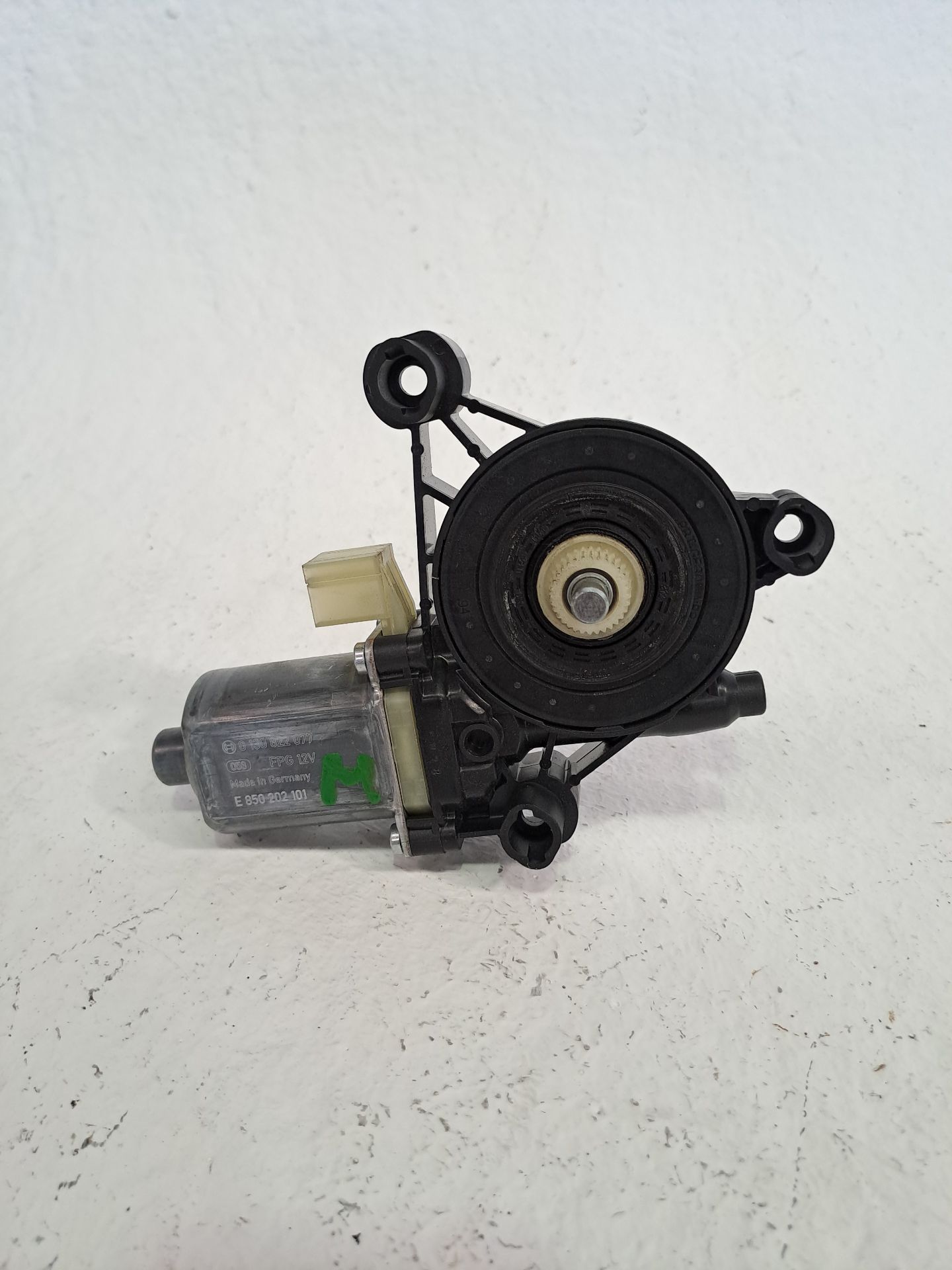Front Right Window Motor VOLKSWAGEN TIGUAN (AX1)