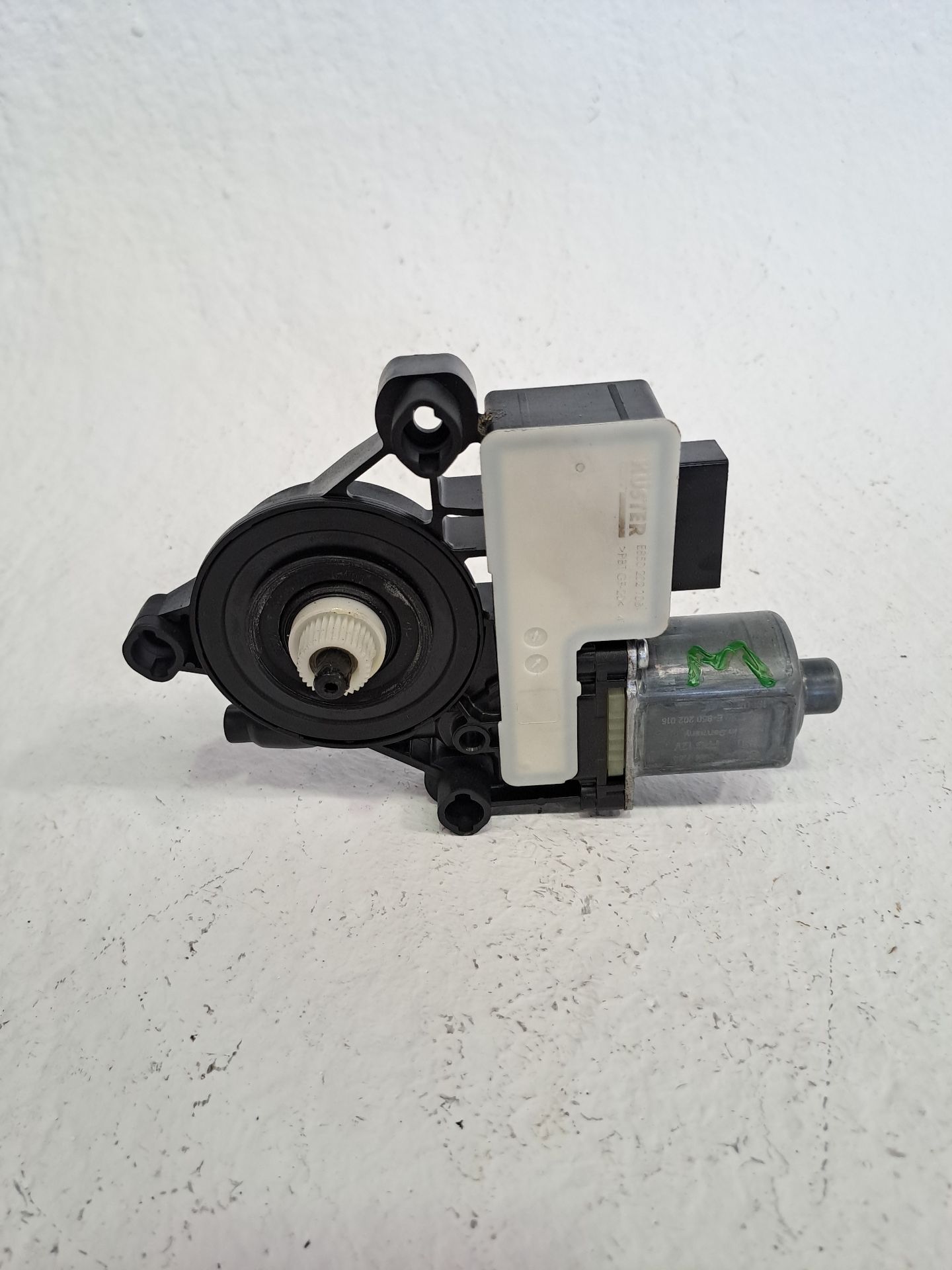 Rear Right Window Motor VOLKSWAGEN TIGUAN (AX1)